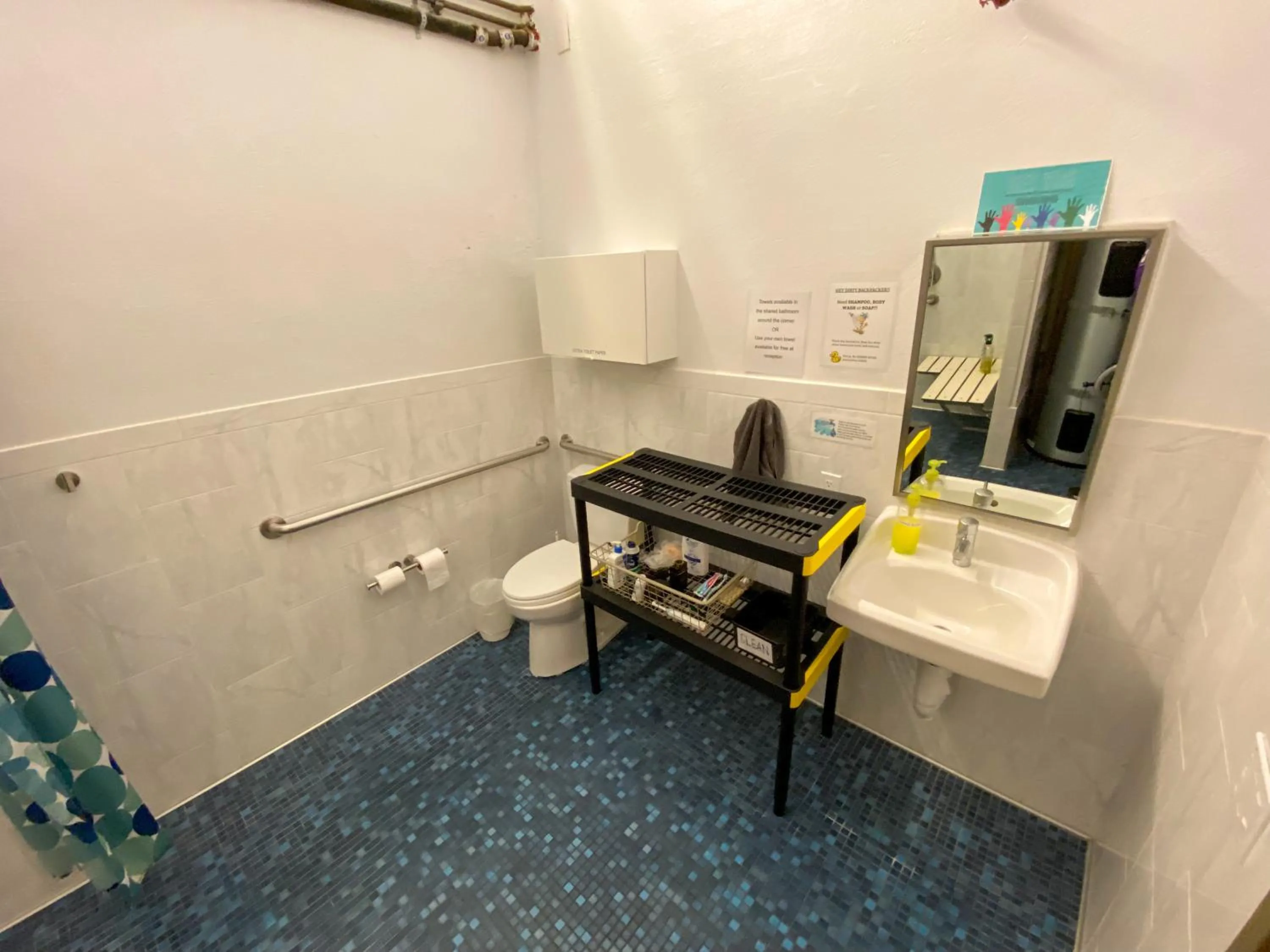 Bathroom in ITH San Francisco Pacific Tradewinds Backpacker Hostel