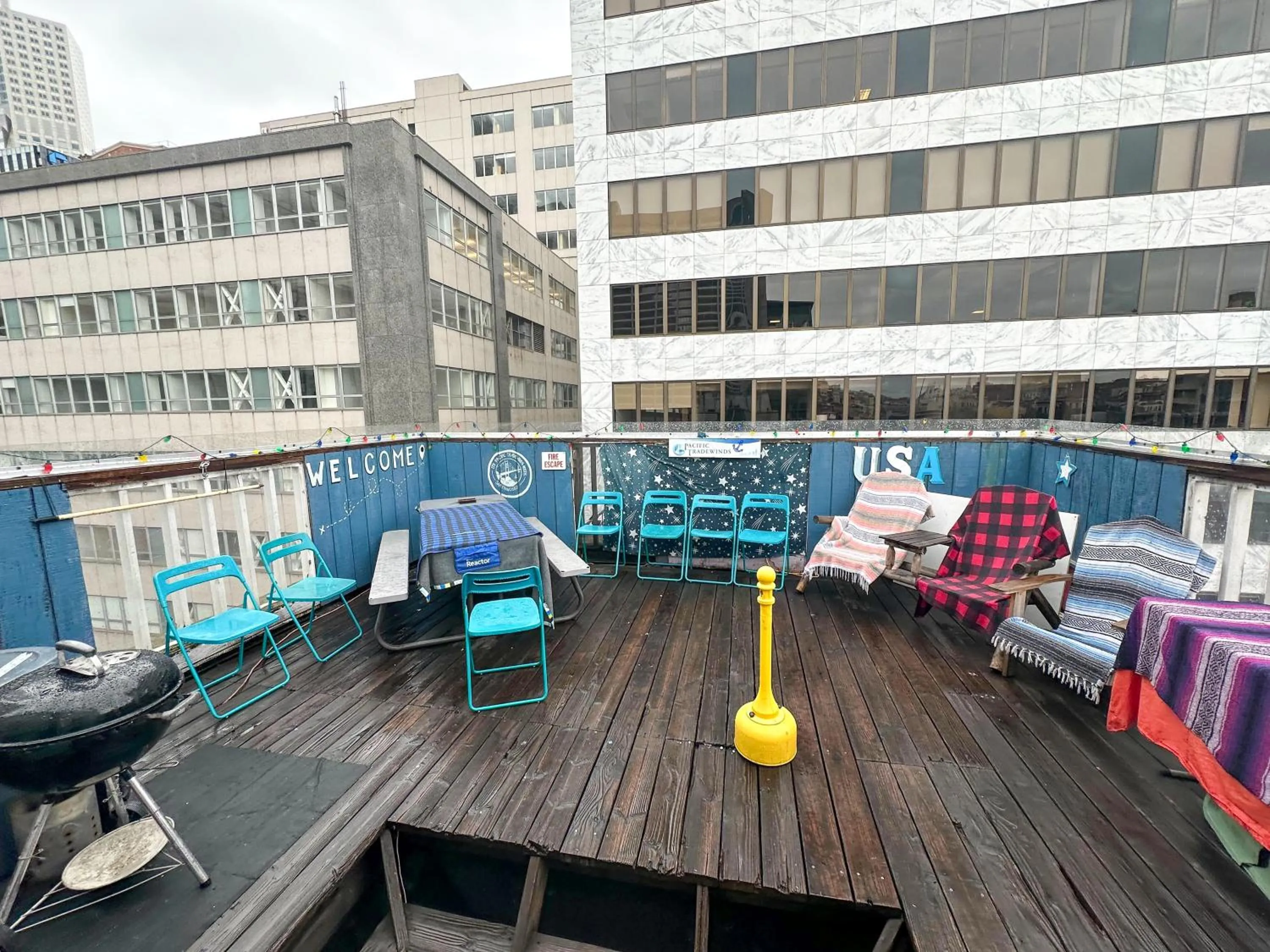 Patio in ITH San Francisco Pacific Tradewinds Backpacker Hostel