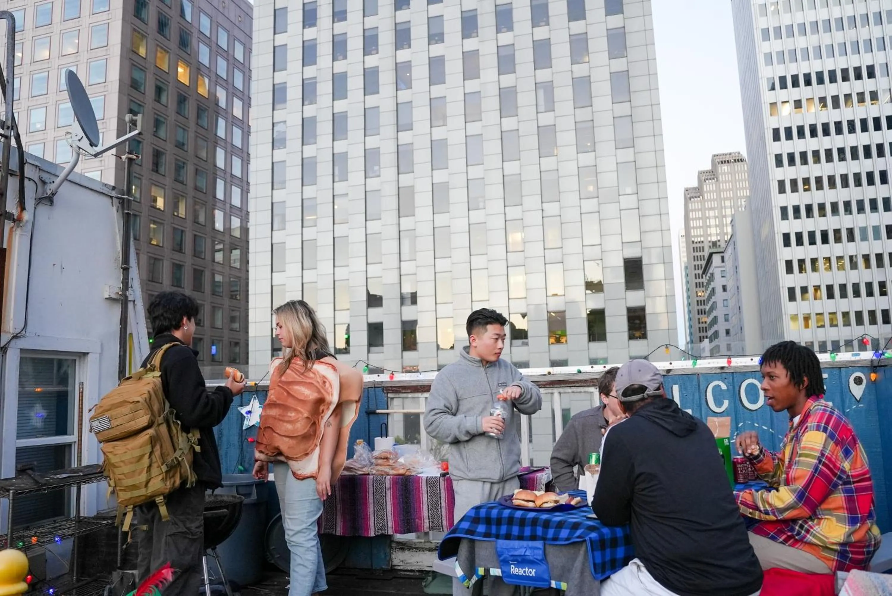 Patio in ITH San Francisco Pacific Tradewinds Backpacker Hostel