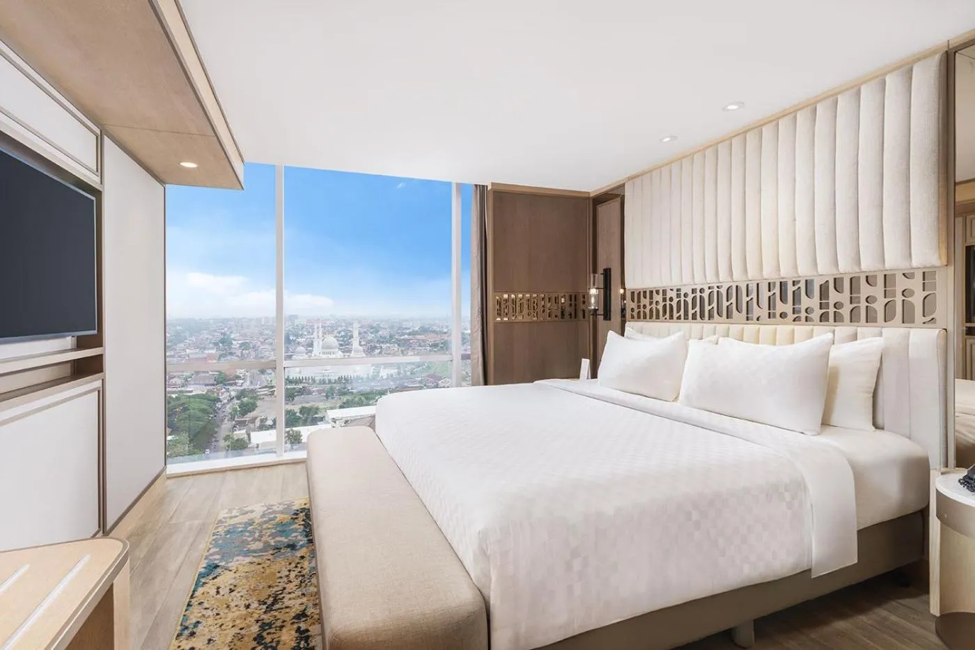 Bedroom, Bed in Swiss-Belhotel Solo