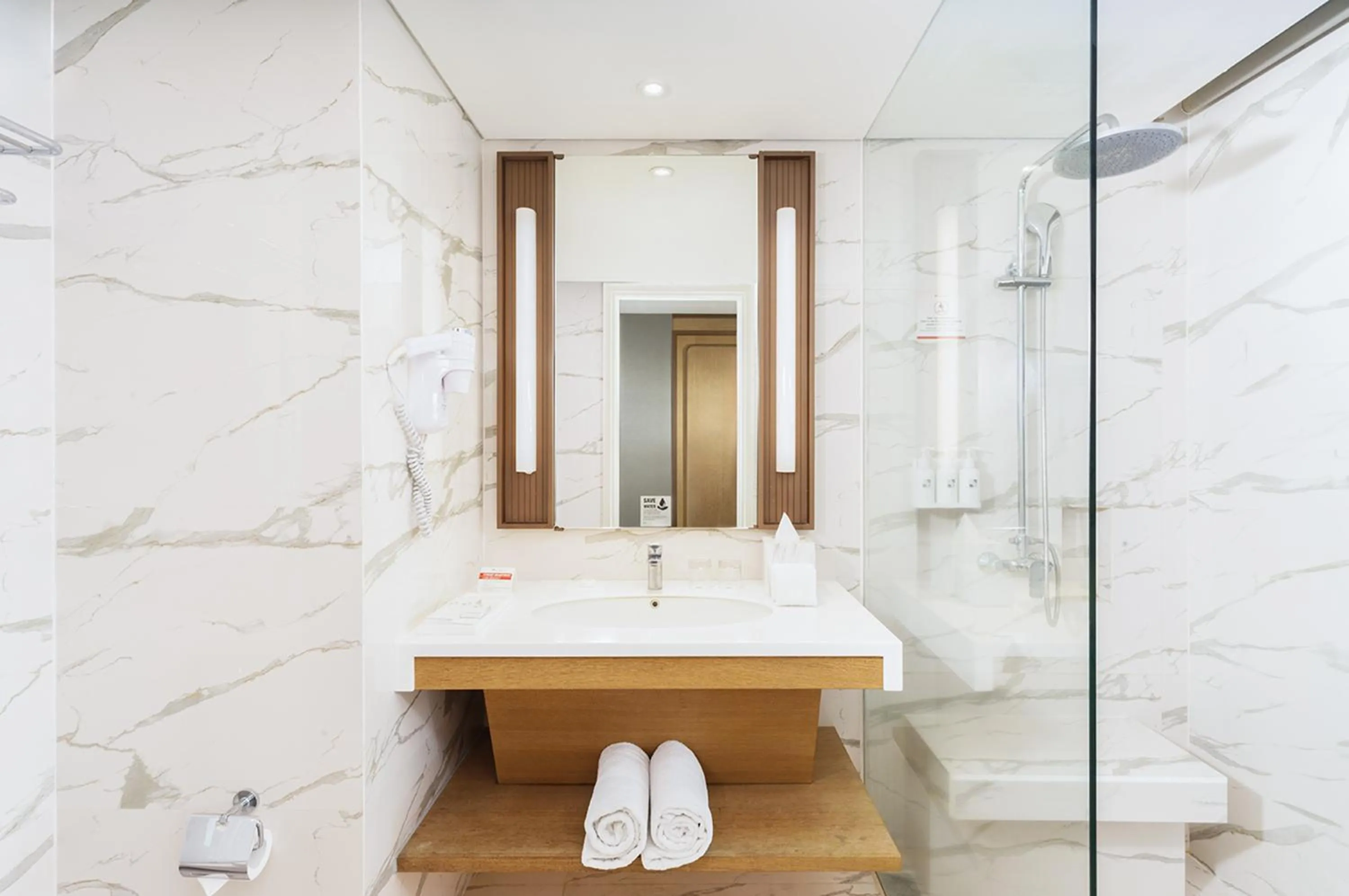 Toilet in Swiss-Belhotel Solo