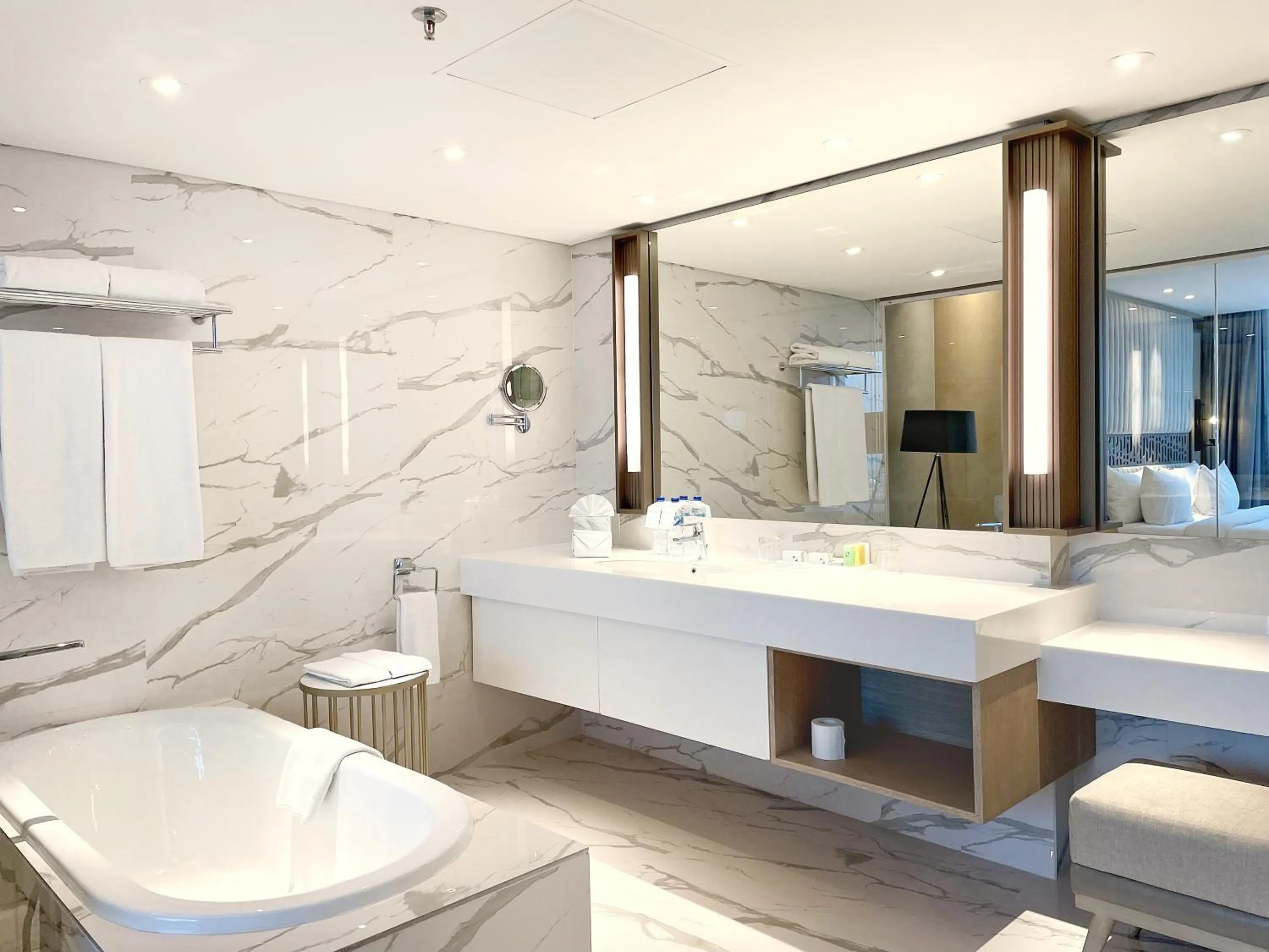 Bathroom in Swiss-Belhotel Solo