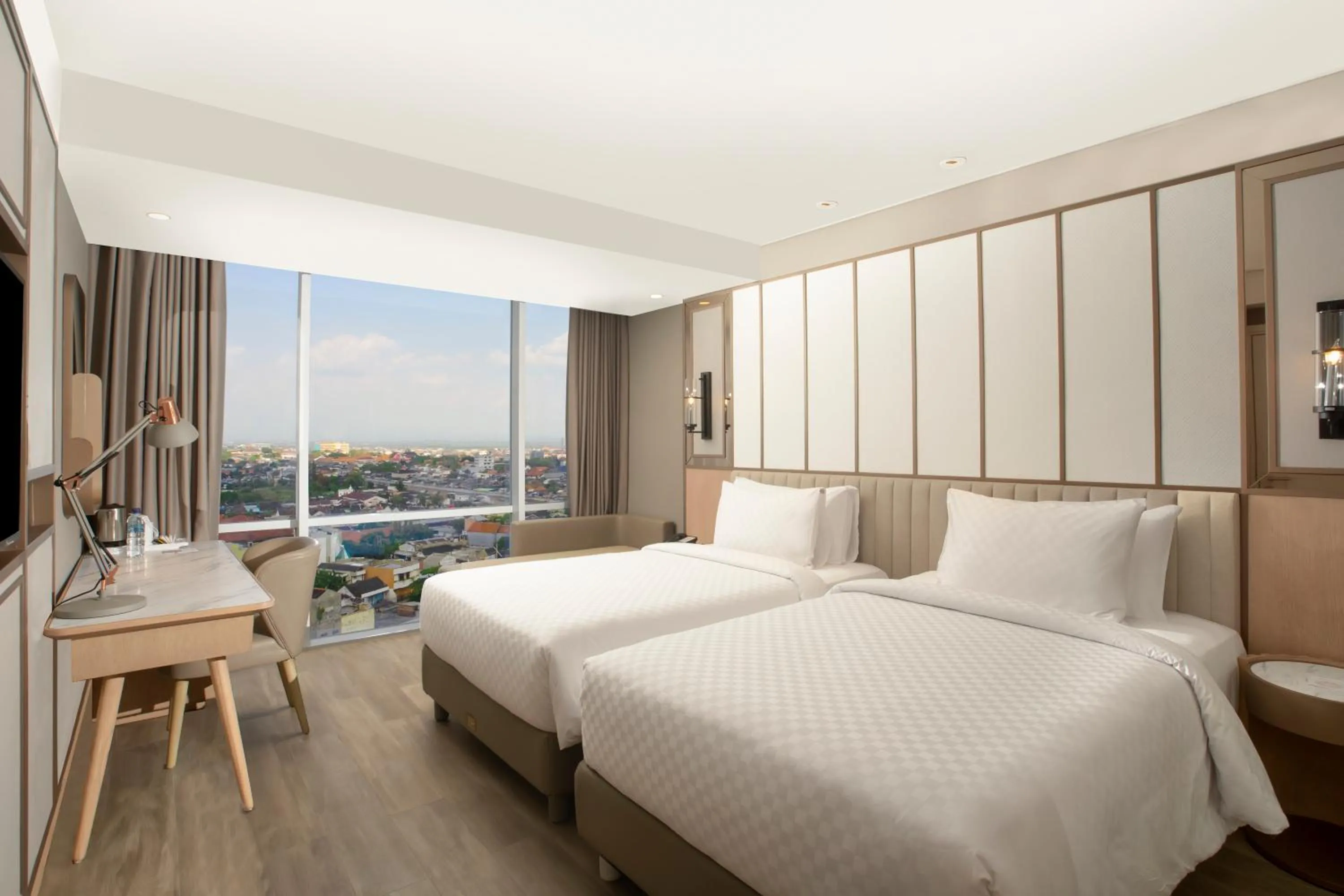 Bedroom, Bed in Swiss-Belhotel Solo