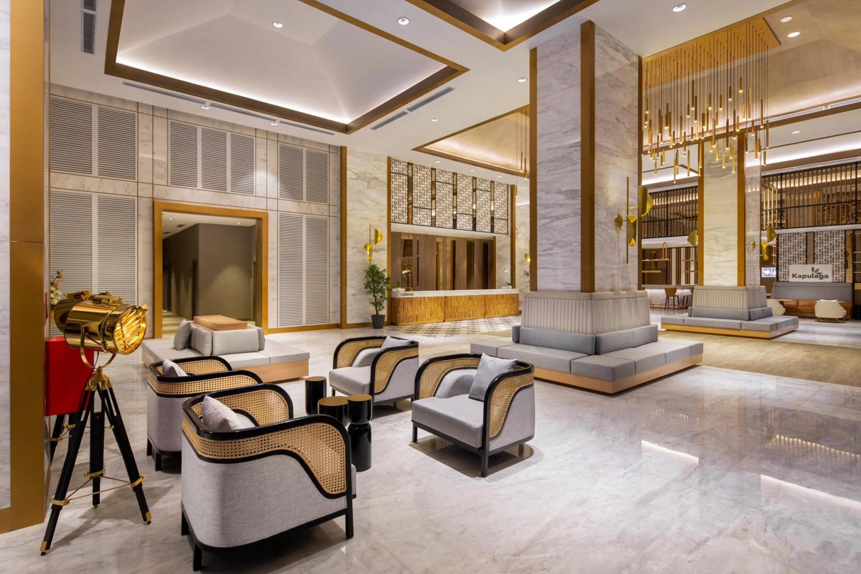 Lobby or reception in Swiss-Belhotel Solo