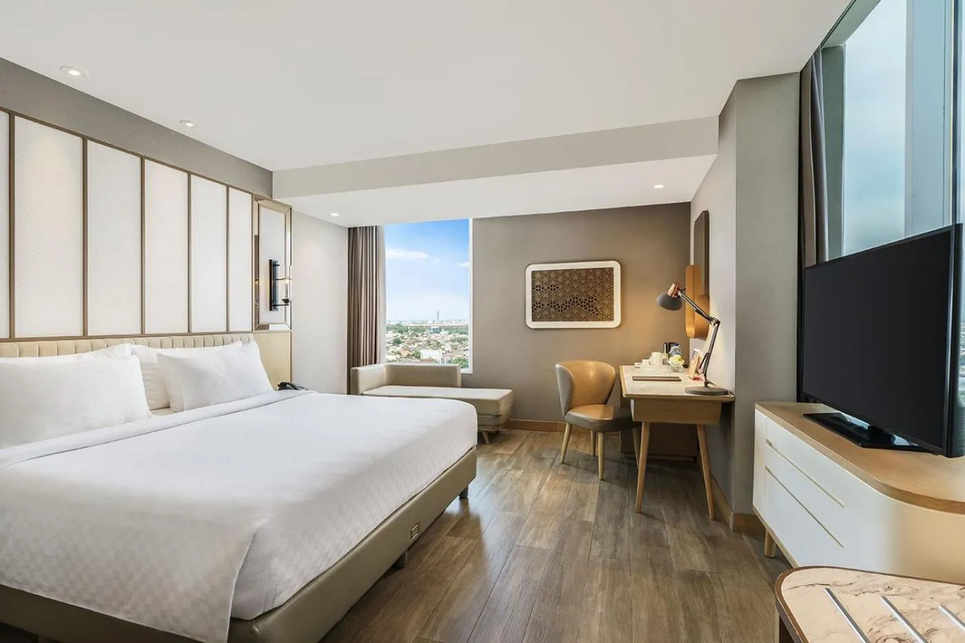 Coffee/tea facilities, Bed in Swiss-Belhotel Solo