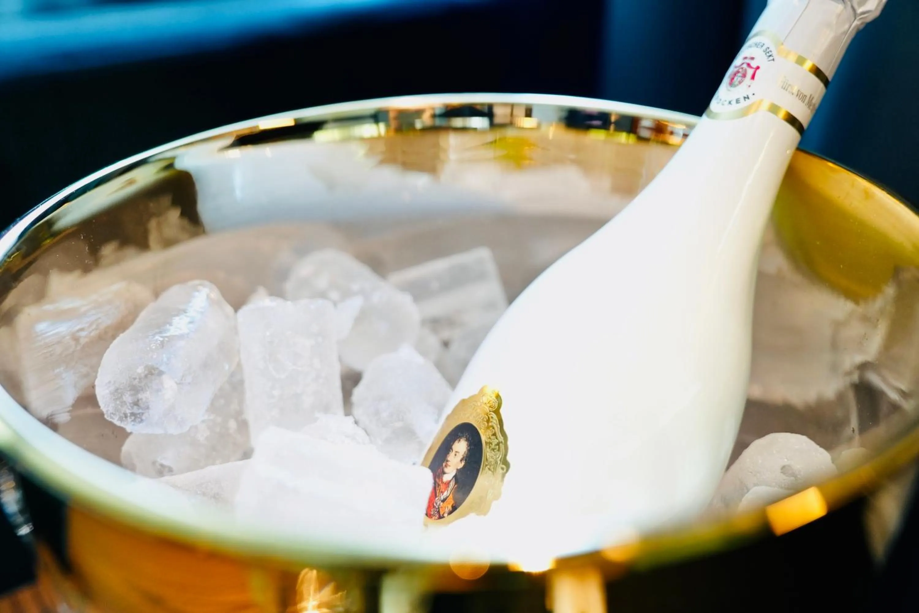 Arthotel Ambassador Wiesbaden - FREE PARKING