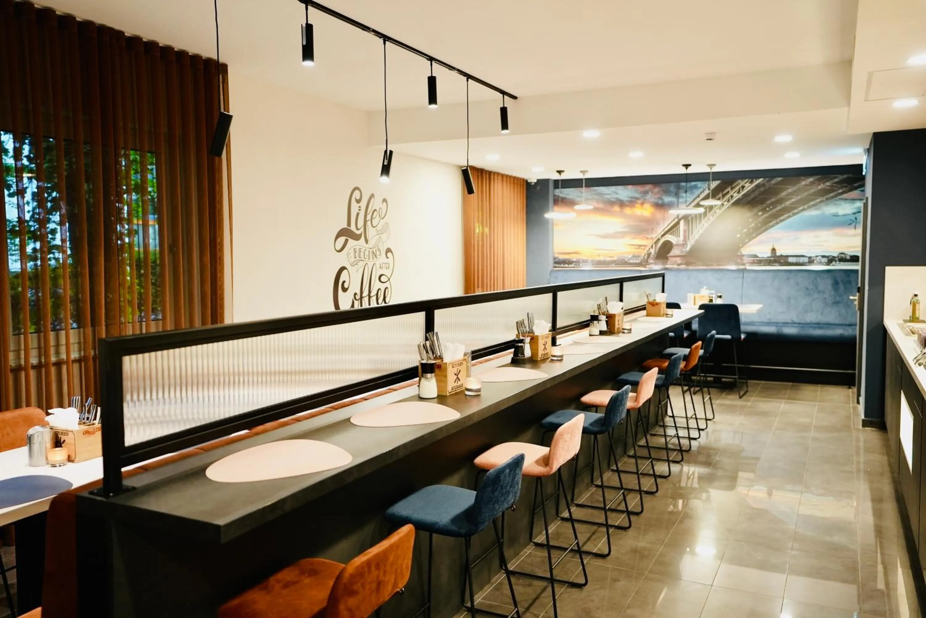 Arthotel Ambassador Wiesbaden - FREE PARKING