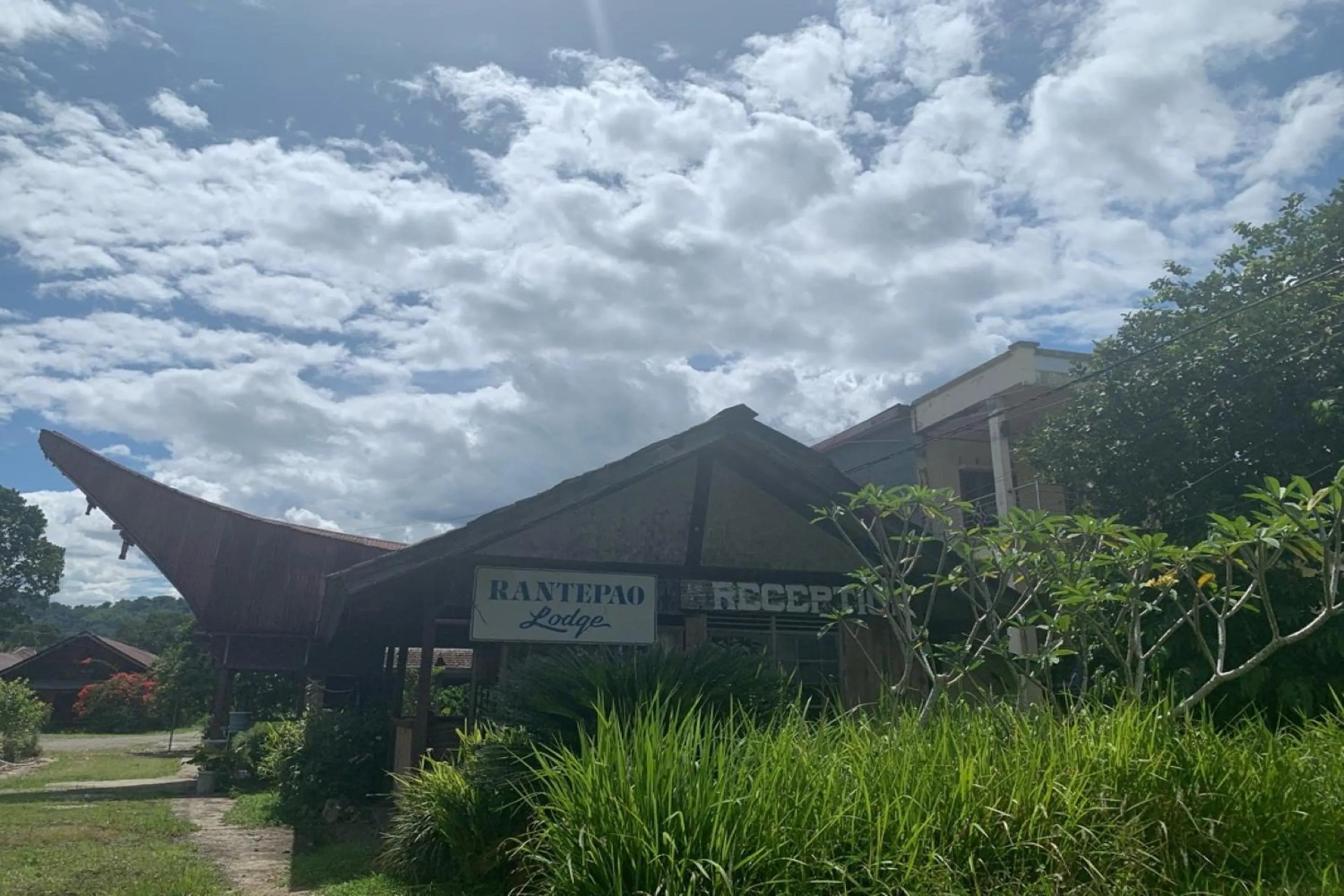 Facade/entrance in Hotel O Rantepao Lodge Near Patung Tedong Bonga