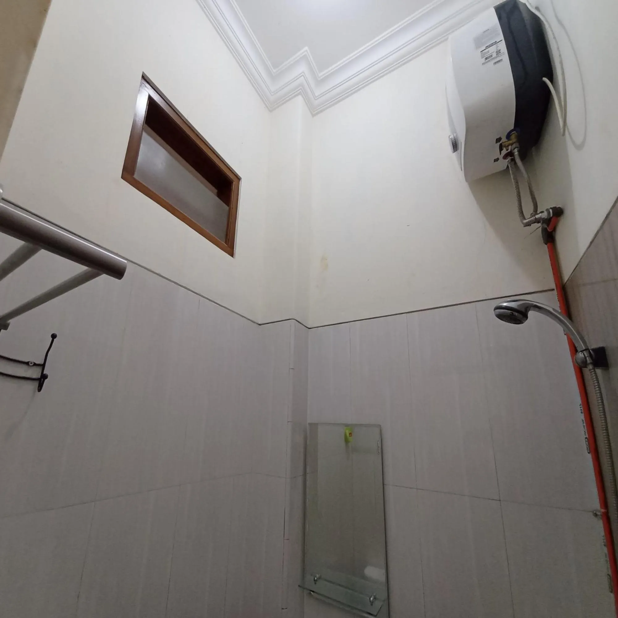 Bathroom in Super OYO 3314 Syariah House
