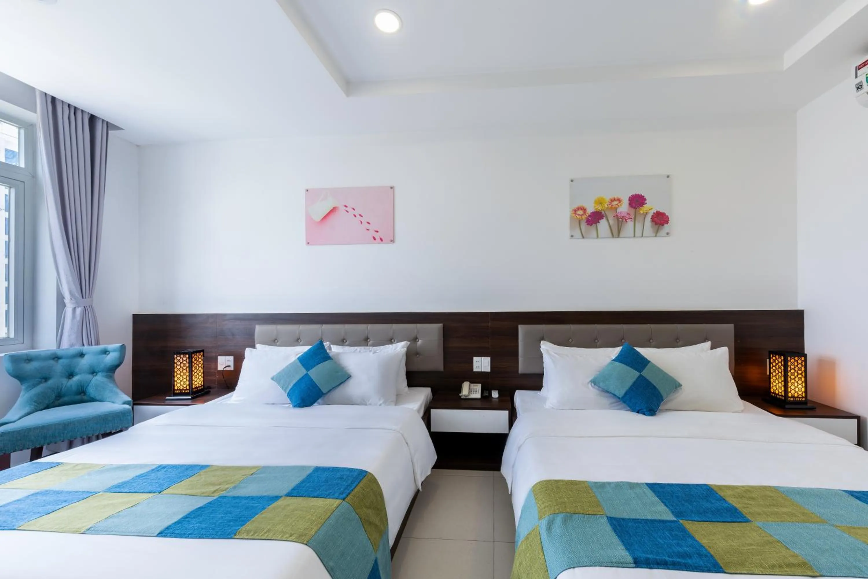 Photo of the whole room, Bed in Phuc Thanh Luxury Hotel by THG