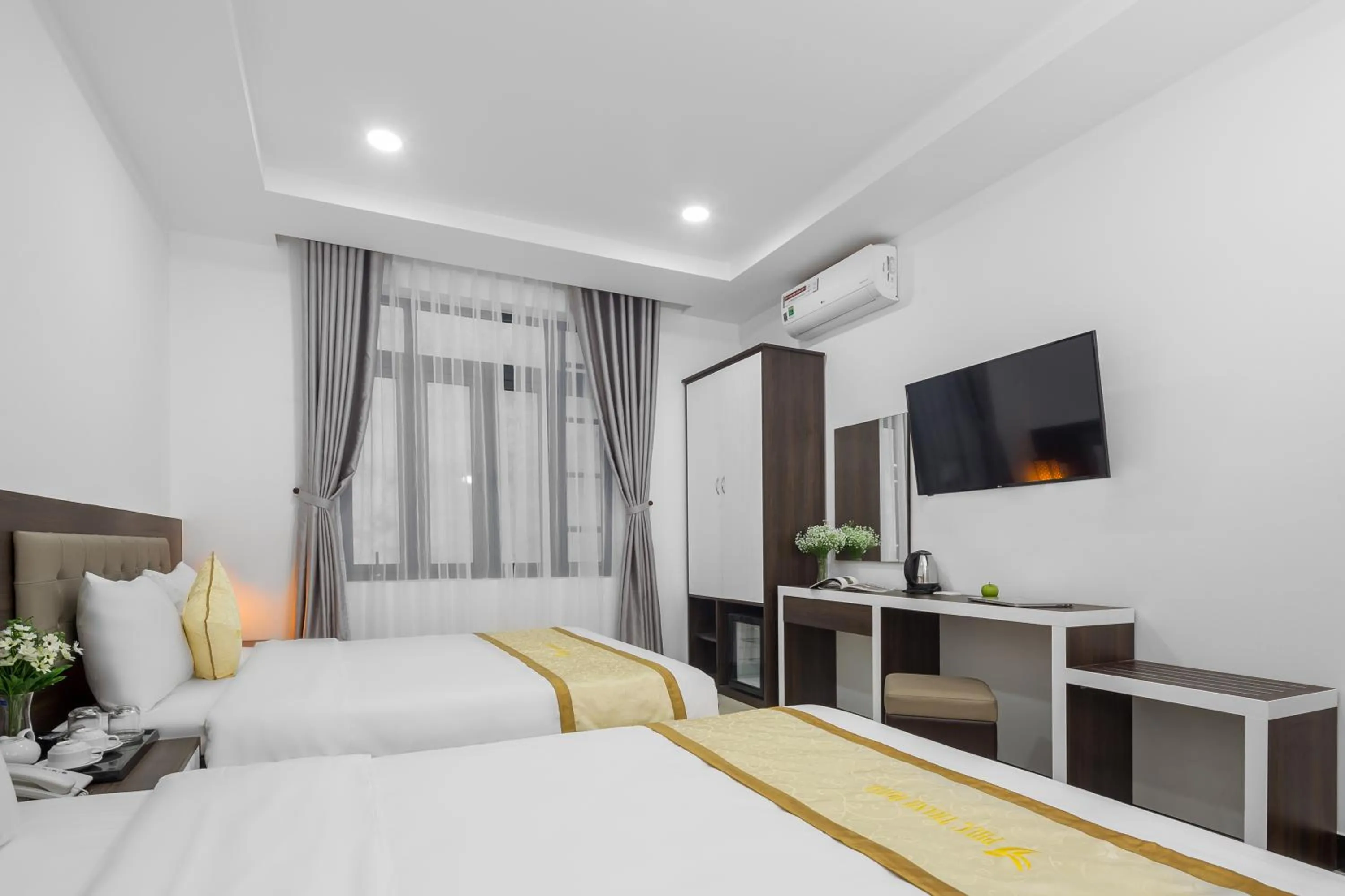 Communal lounge/ TV room, Bed in Phuc Thanh Luxury Hotel by THG