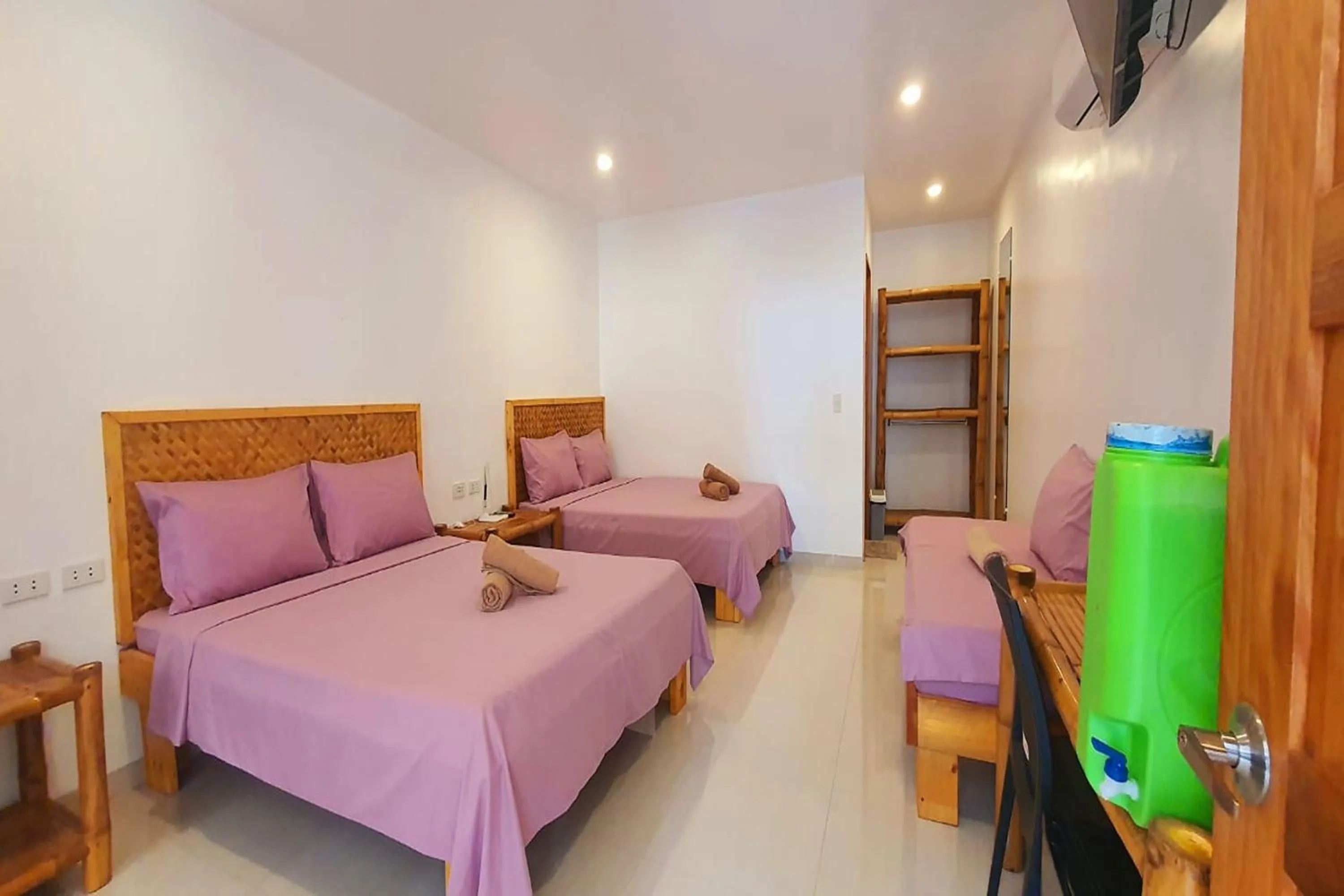 Bedroom, Bed in Pili Beach Resort Agmanic