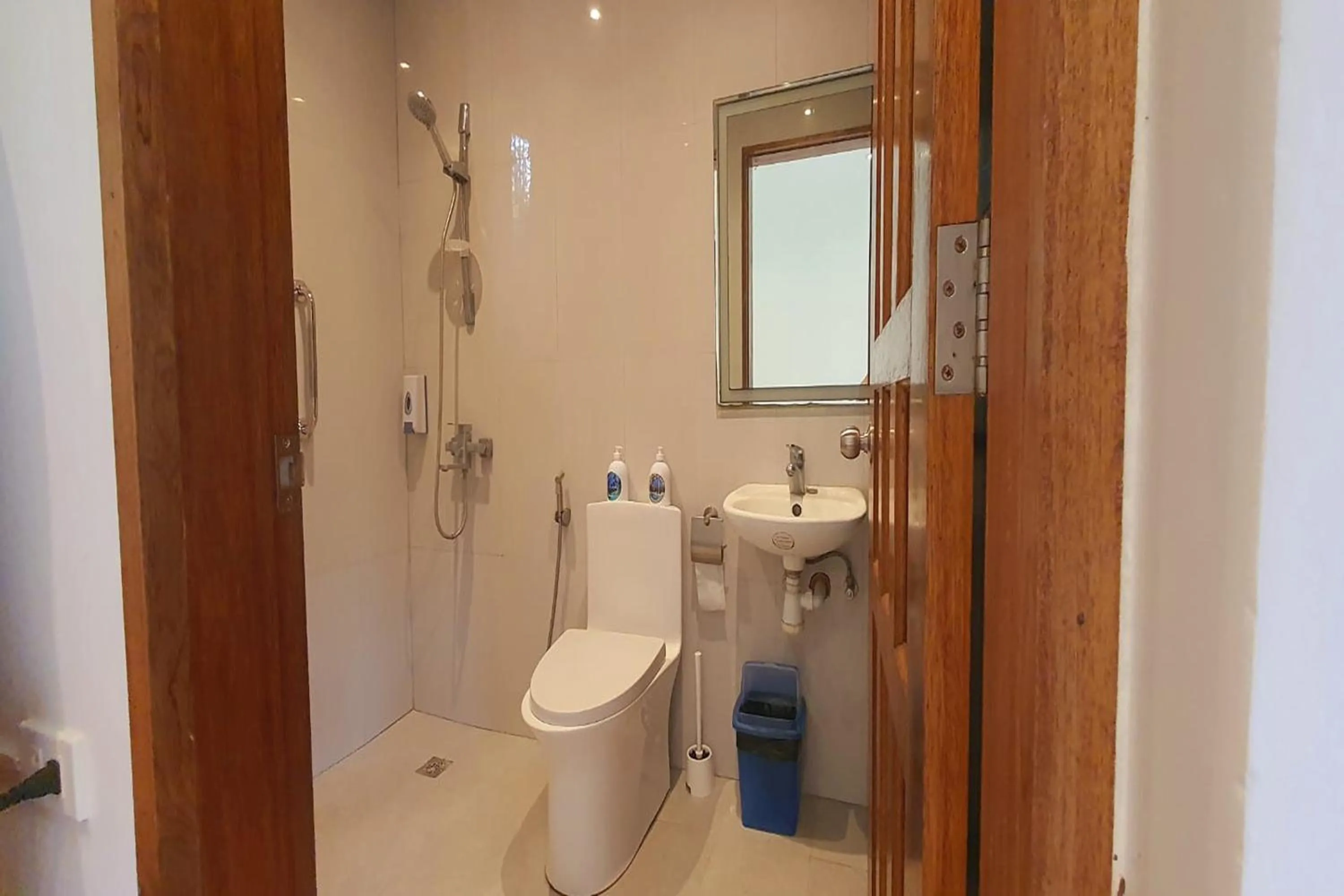 Bathroom in Pili Beach Resort Agmanic