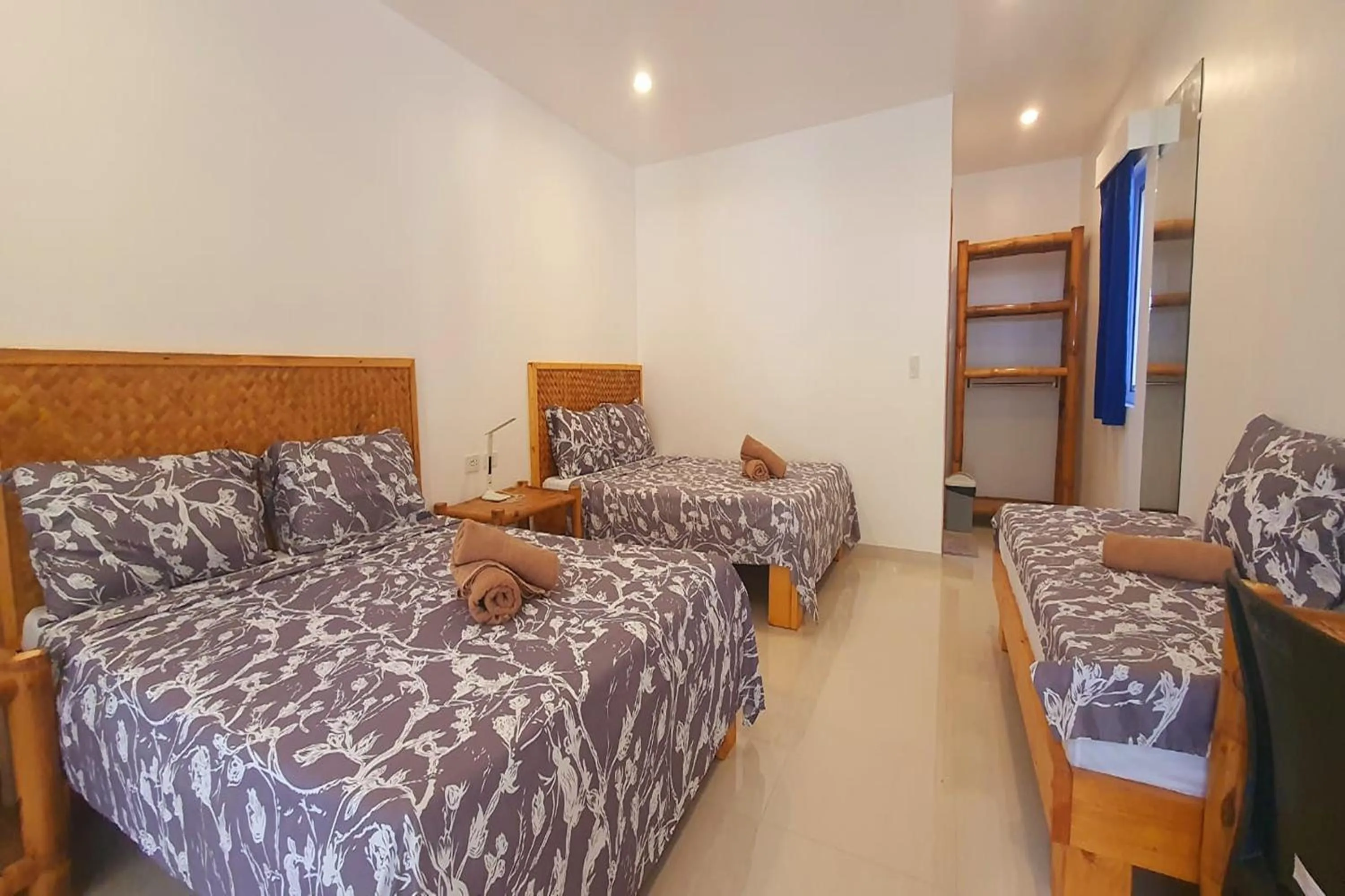 Bedroom, Bed in Pili Beach Resort Agmanic