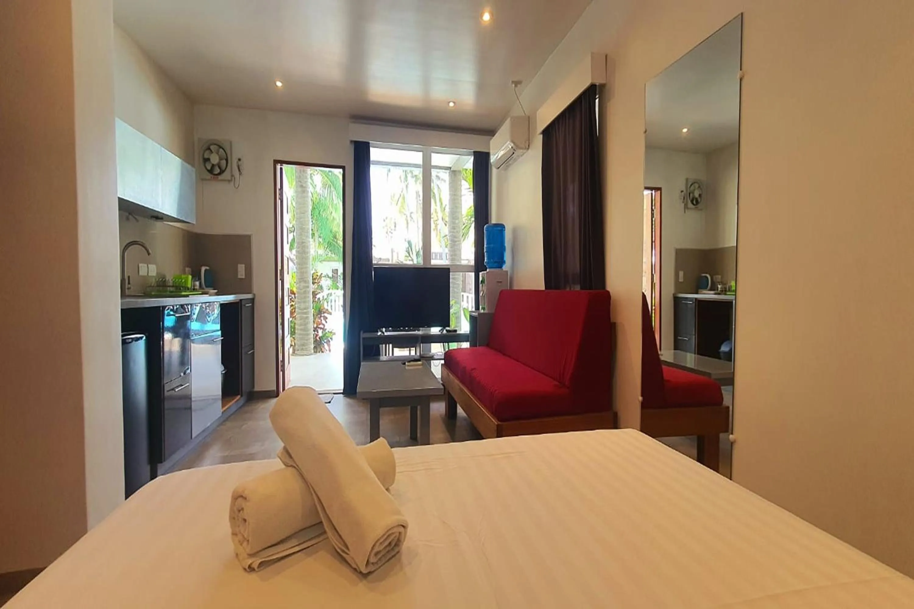 Bedroom, Bed in Pili Beach Resort Agmanic