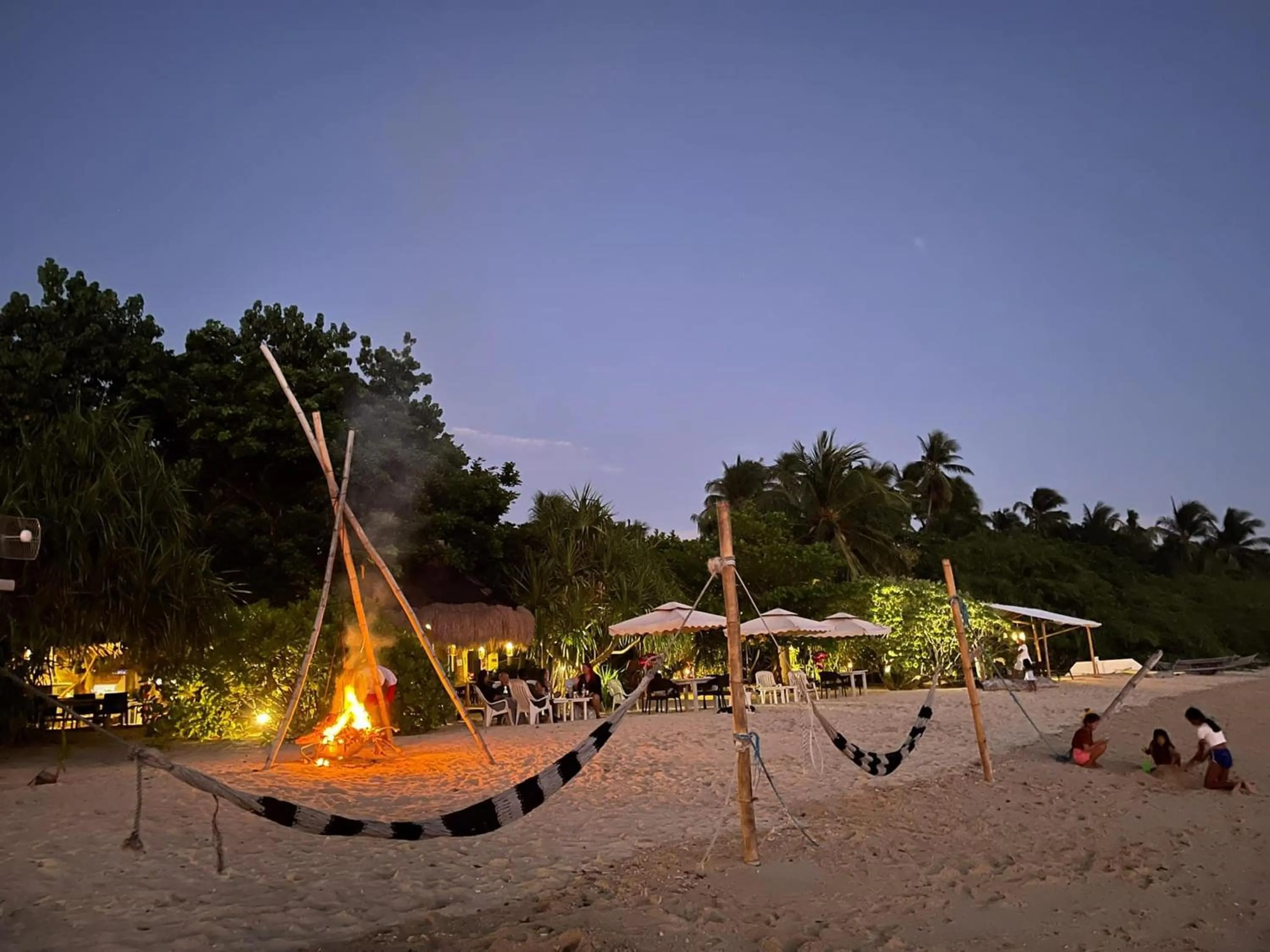 Night in Pili Beach Resort Agmanic