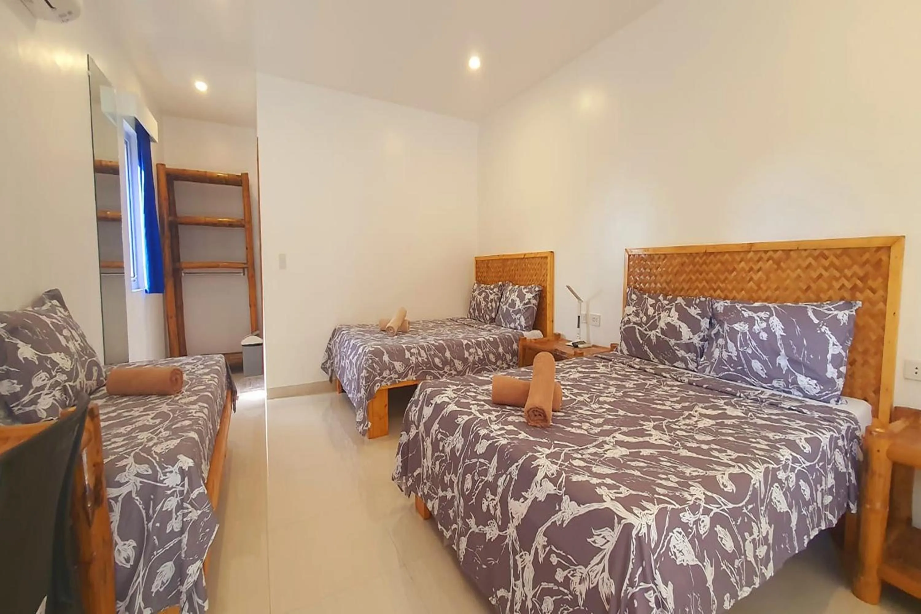 Bedroom, Bed in Pili Beach Resort Agmanic