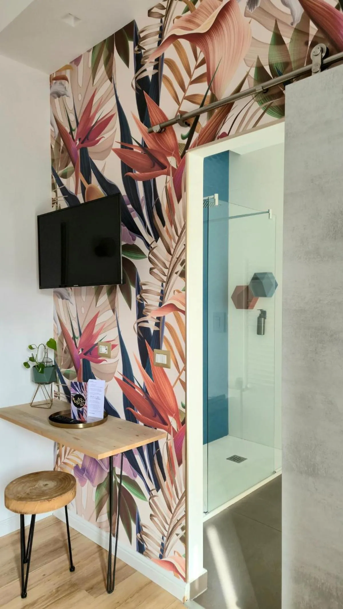 TV and multimedia in Tufo Giallo Rooms