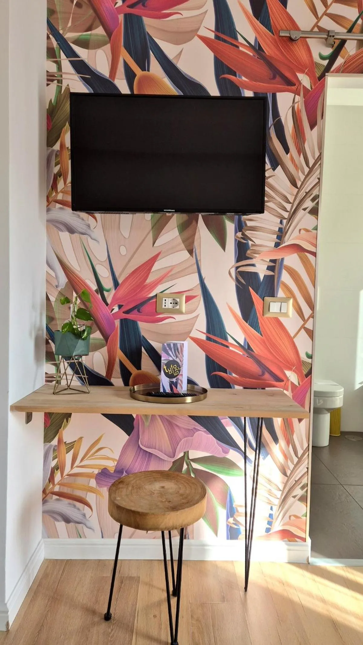 TV and multimedia in Tufo Giallo Rooms