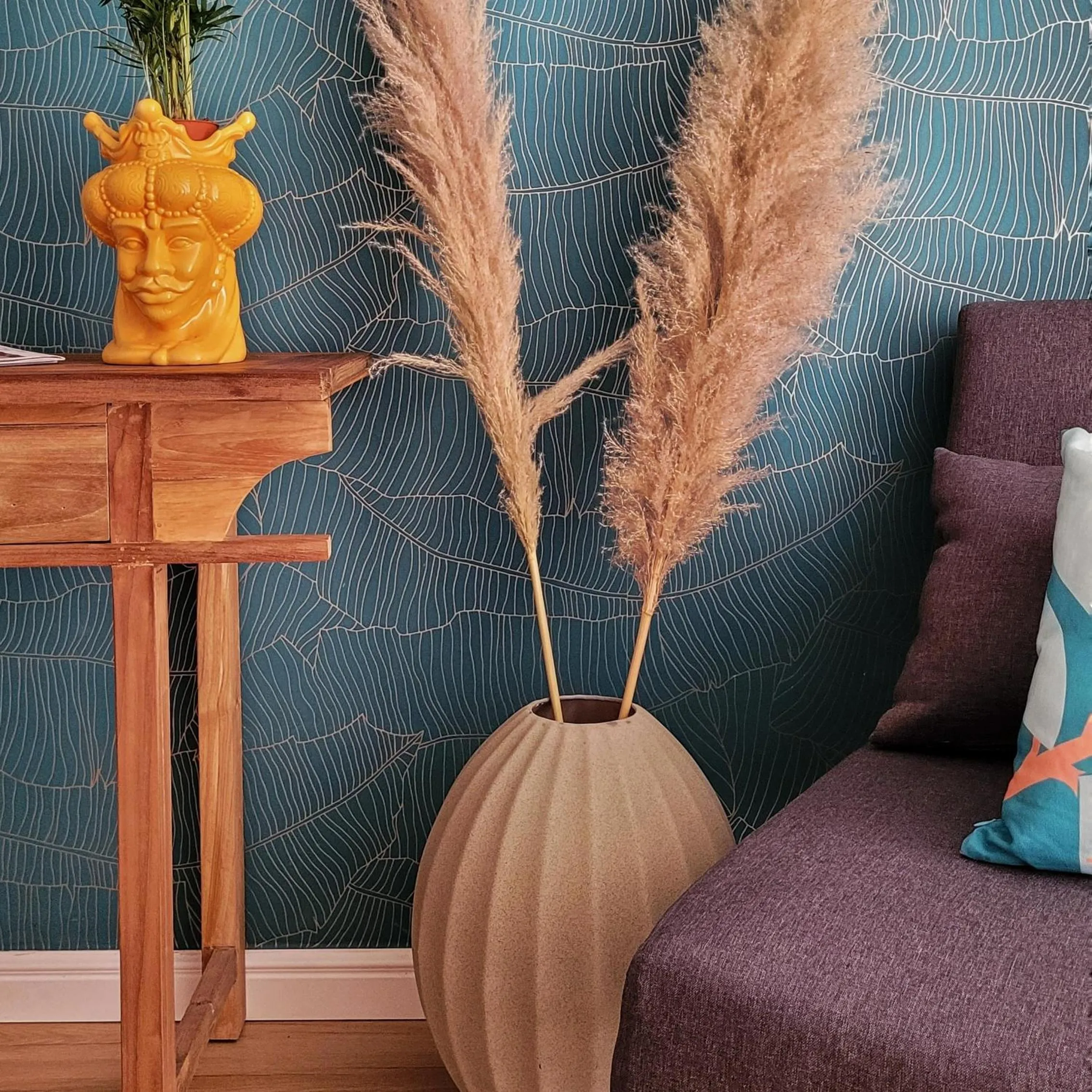 Decorative detail in Tufo Giallo Rooms