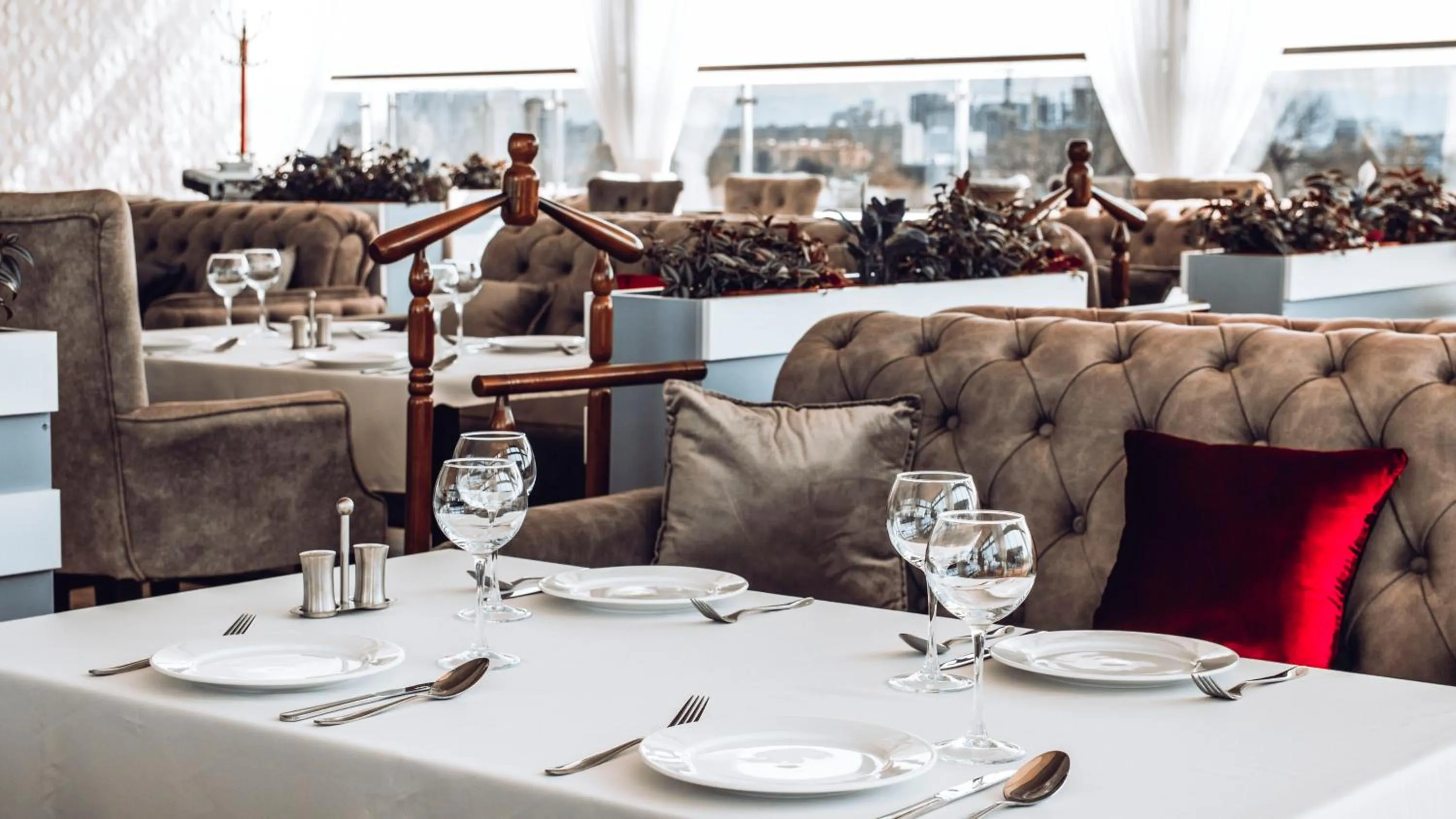 Restaurant/places to eat in Gabrielle International Hotel