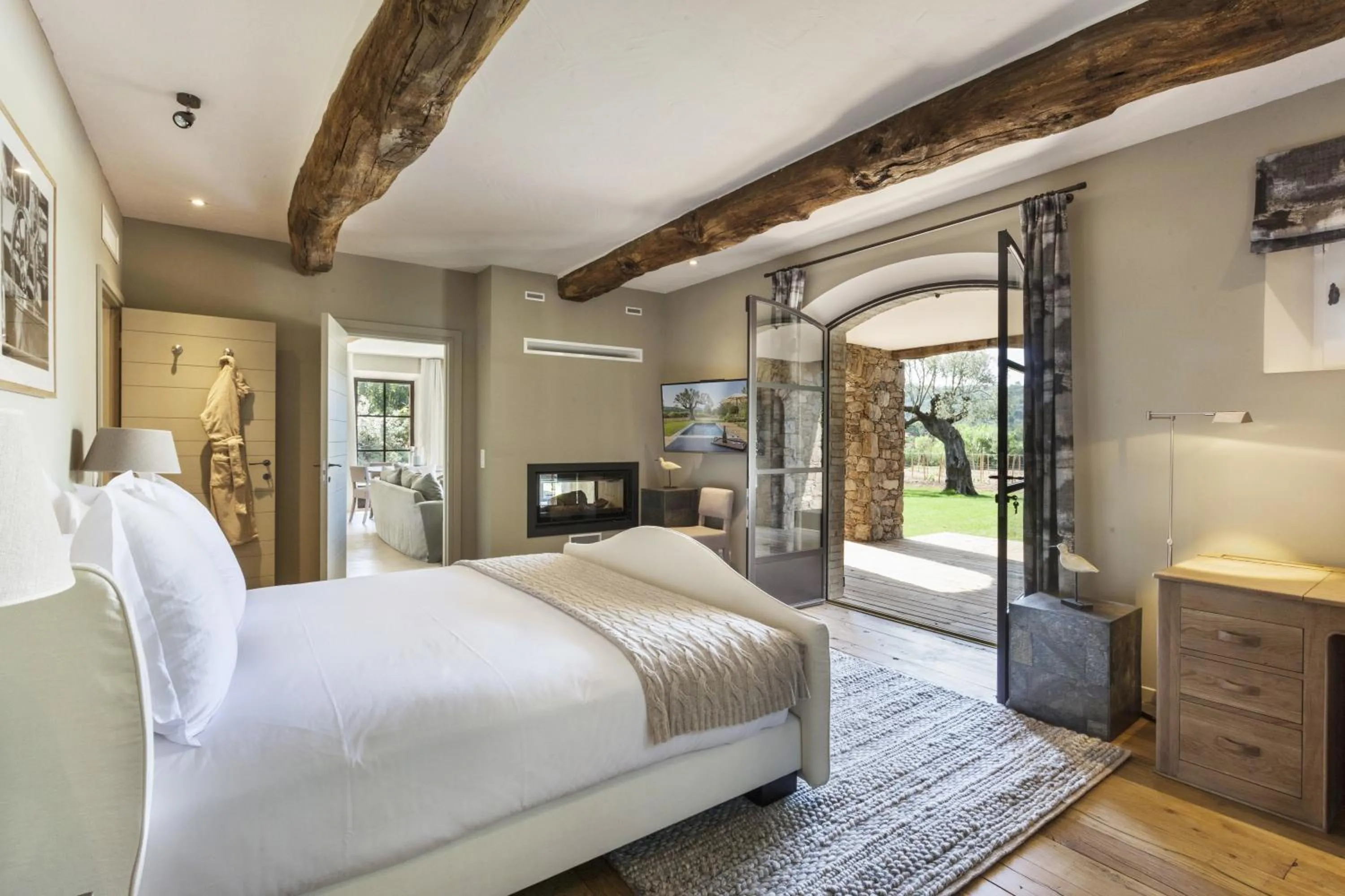 Day, Bed in Domaine Les Mésanges