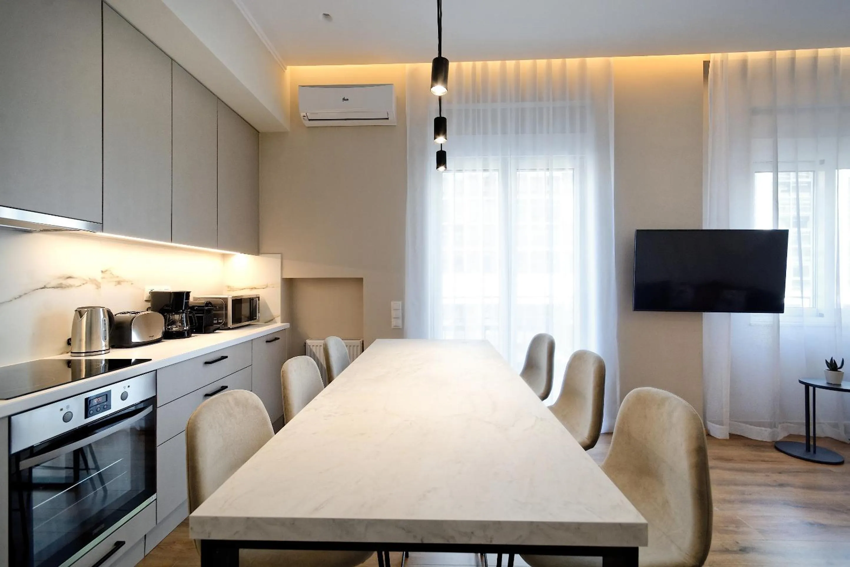 TV and multimedia in The Flirty Athens apartment