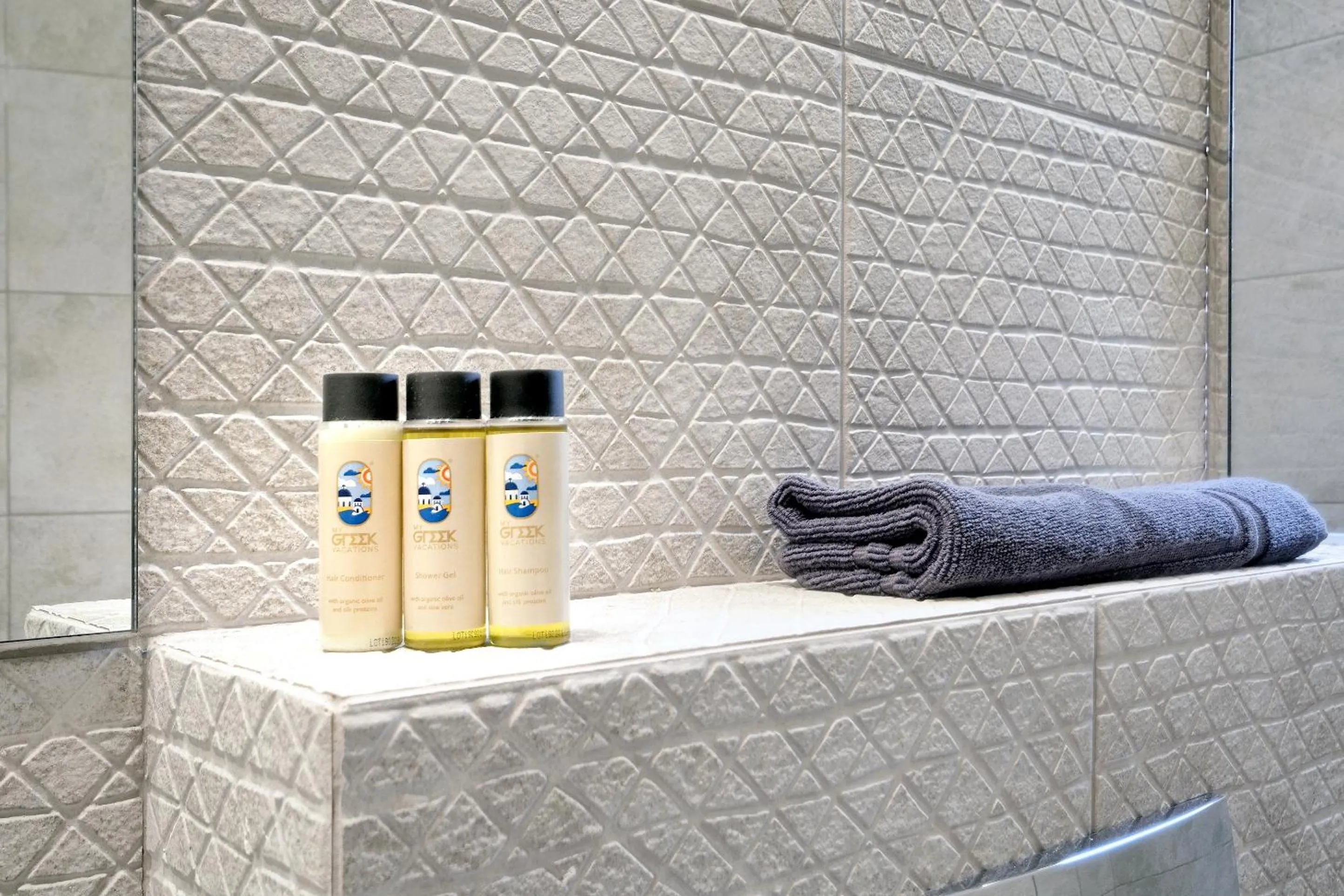 Bathroom in The Flirty Athens apartment