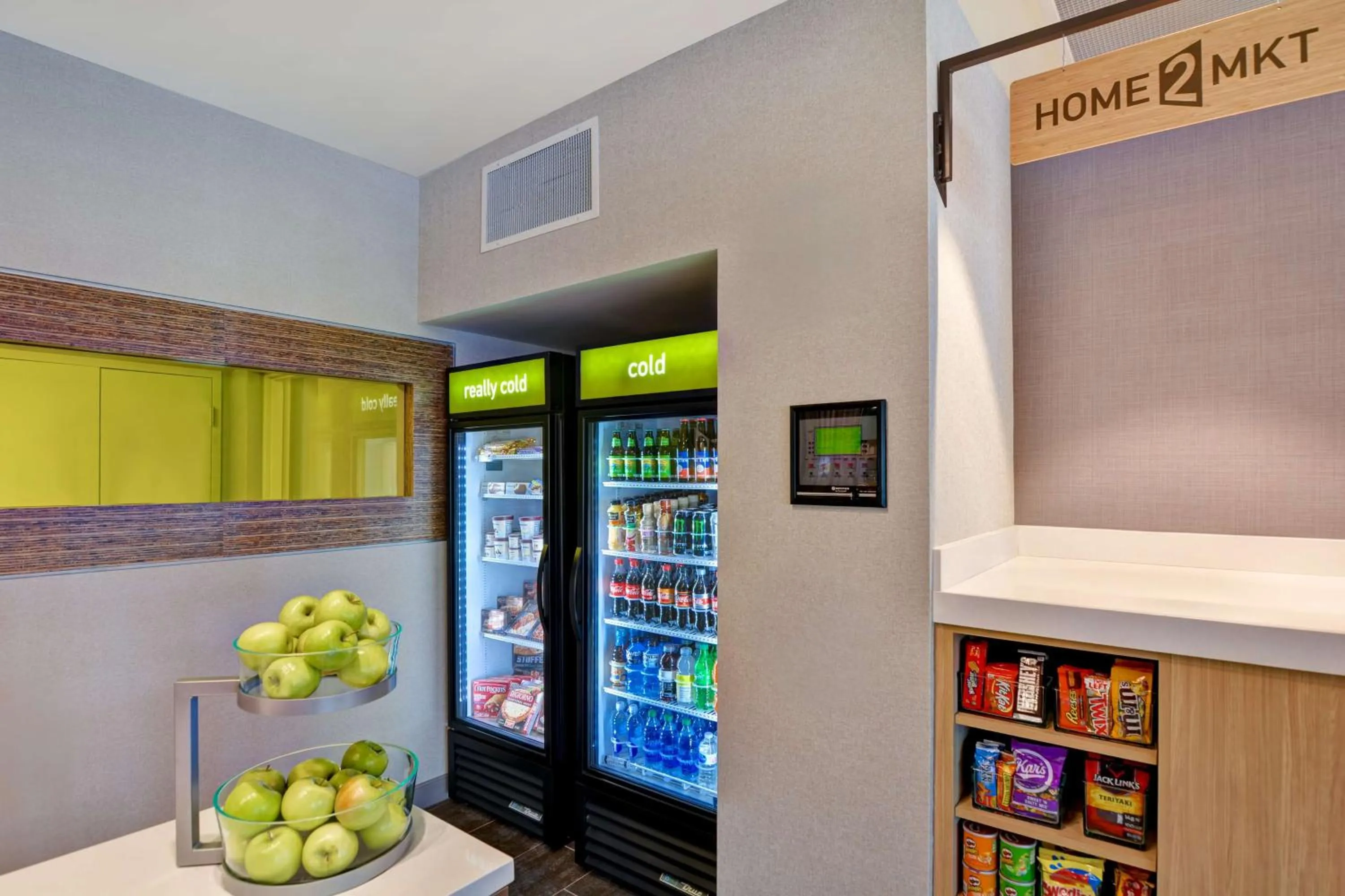 Restaurant/places to eat in Home2 Suites By Hilton Naples I-75 Pine Ridge Road