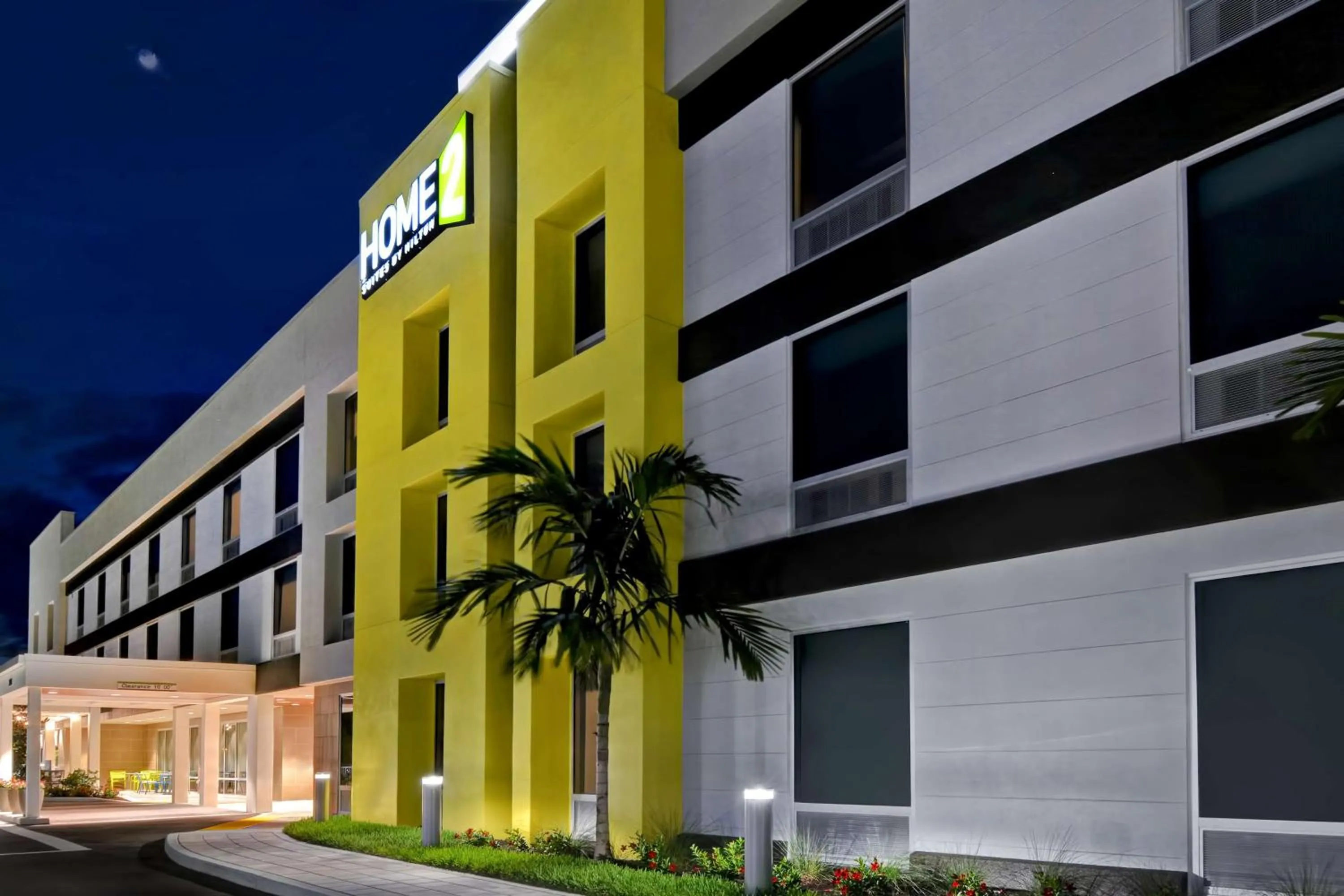 Property building in Home2 Suites By Hilton Naples I-75 Pine Ridge Road