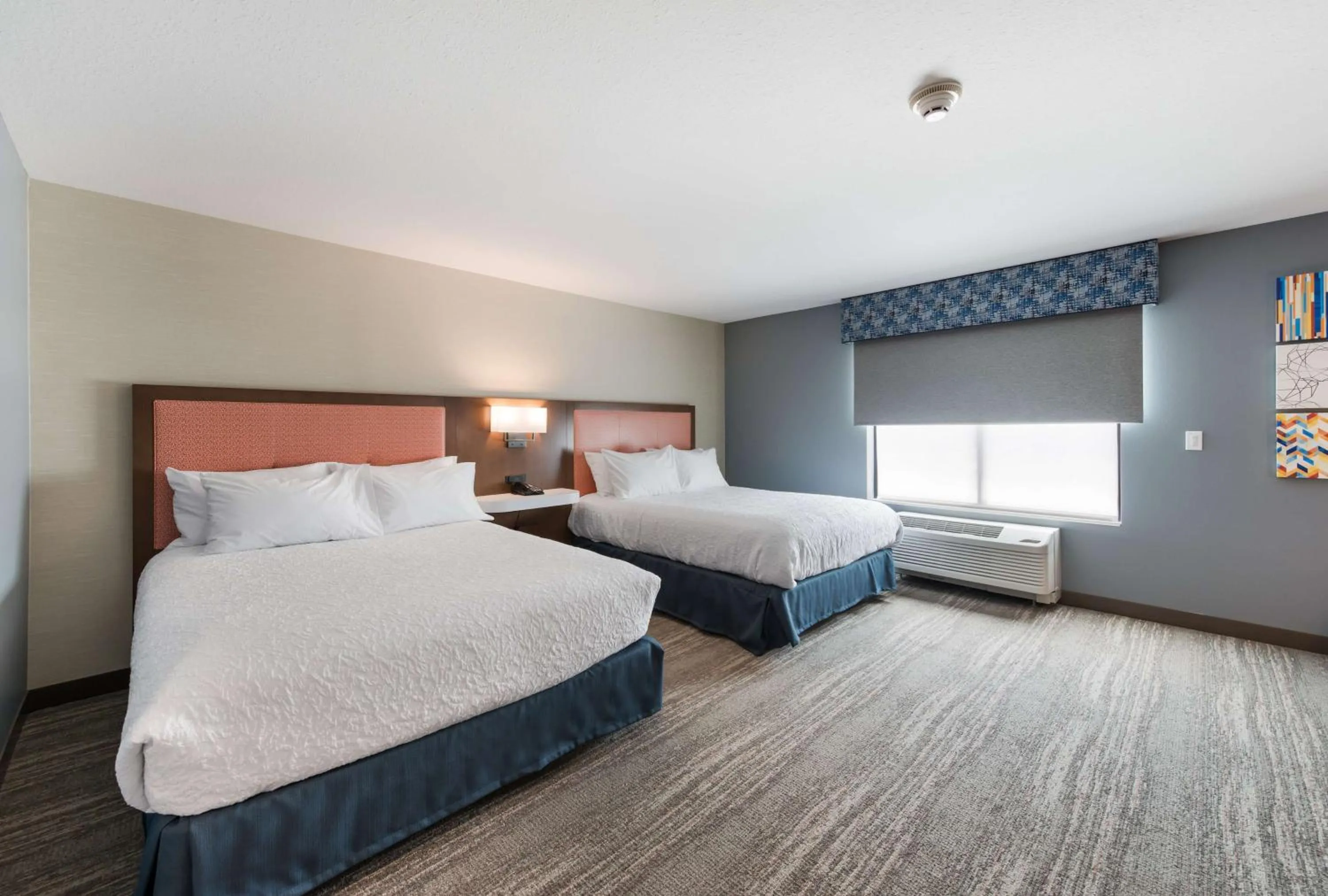 Bed in Hampton Inn Niles, Mi