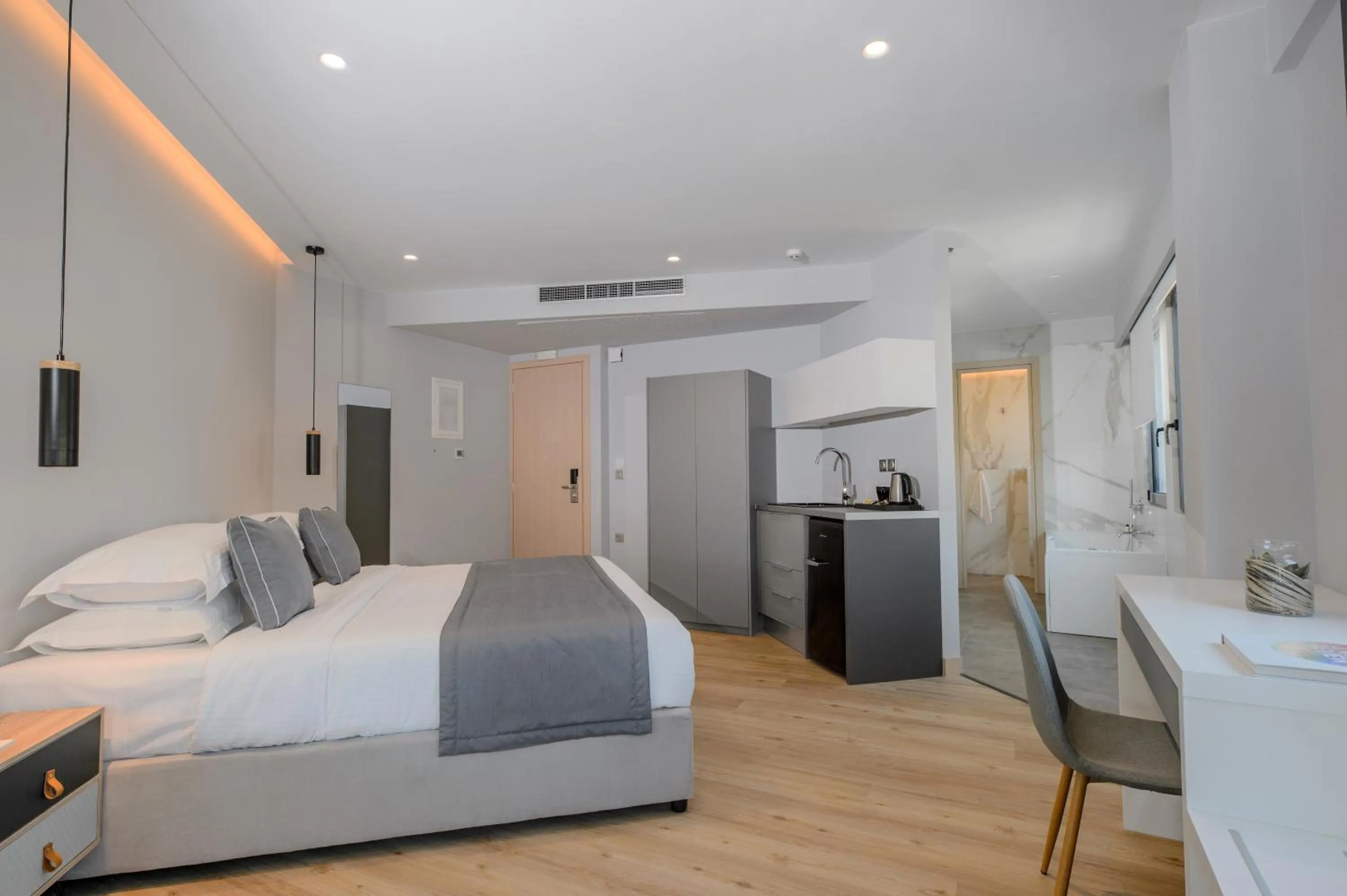 Deluxe Apartment with Hydromassage in The Convo Syngrou Apartments