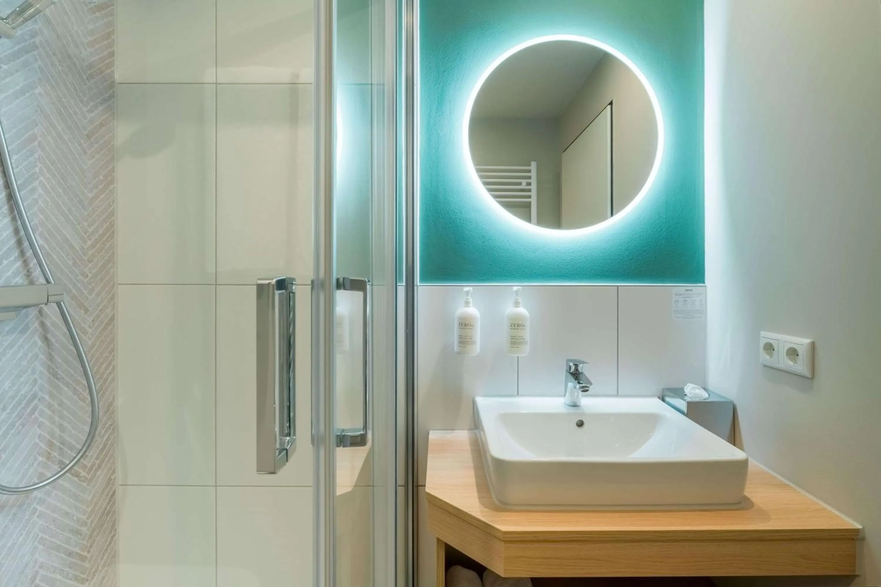Bathroom in Spark By Hilton Stuttgart Sindelfingen