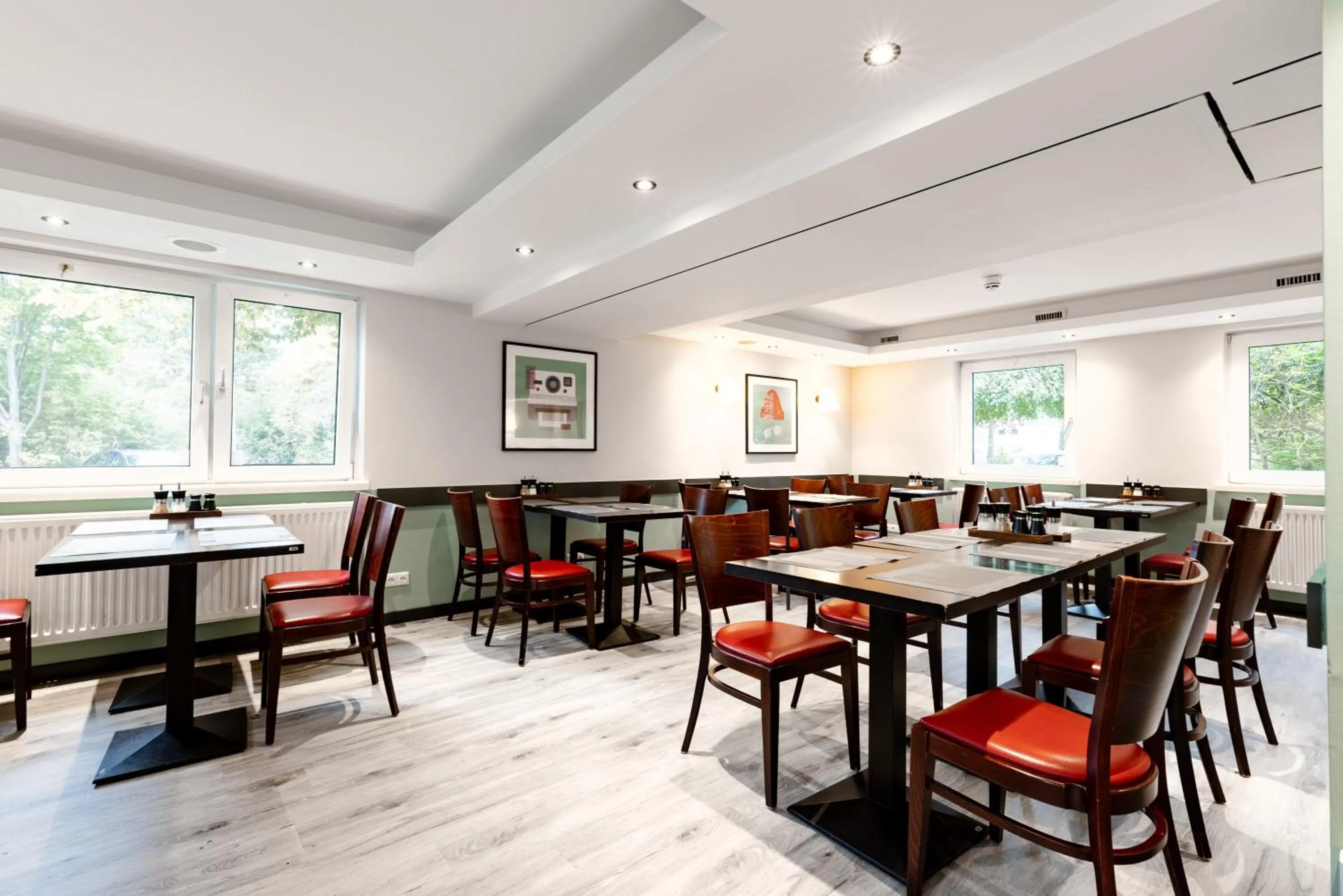 Restaurant/places to eat in Garner Hotel Bremen North by IHG