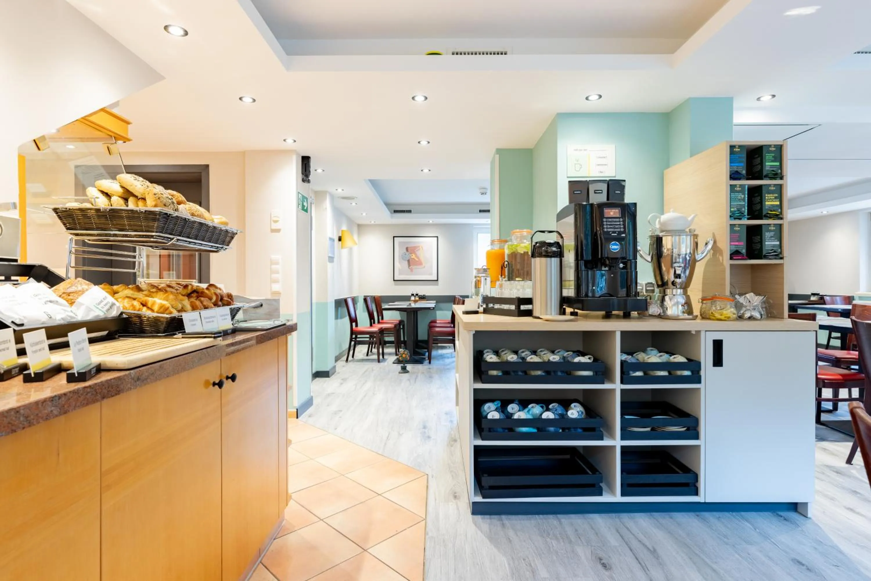 Buffet breakfast in Garner Hotel Bremen North by IHG