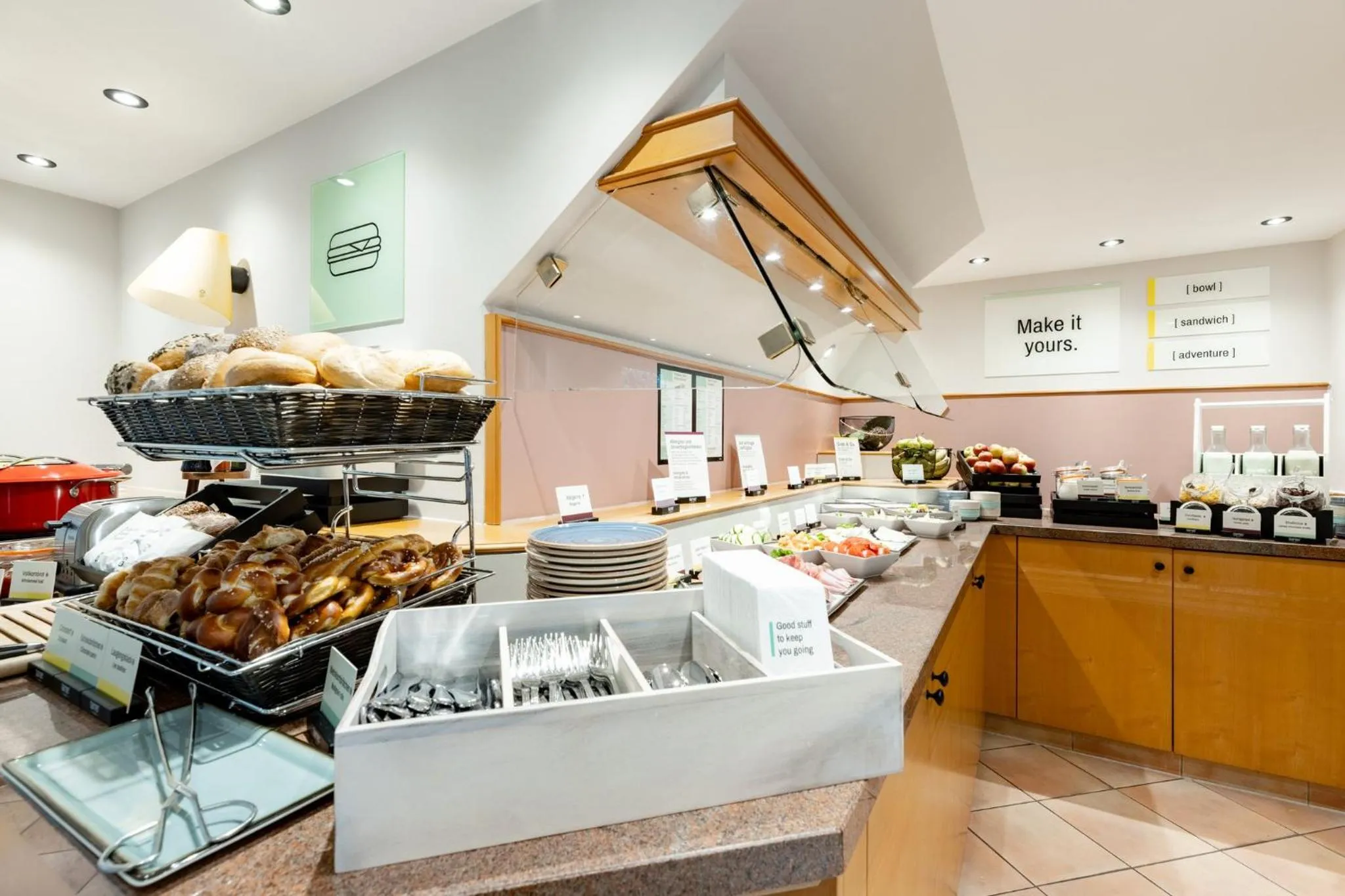 Restaurant/places to eat in Garner Hotel Bremen North by IHG