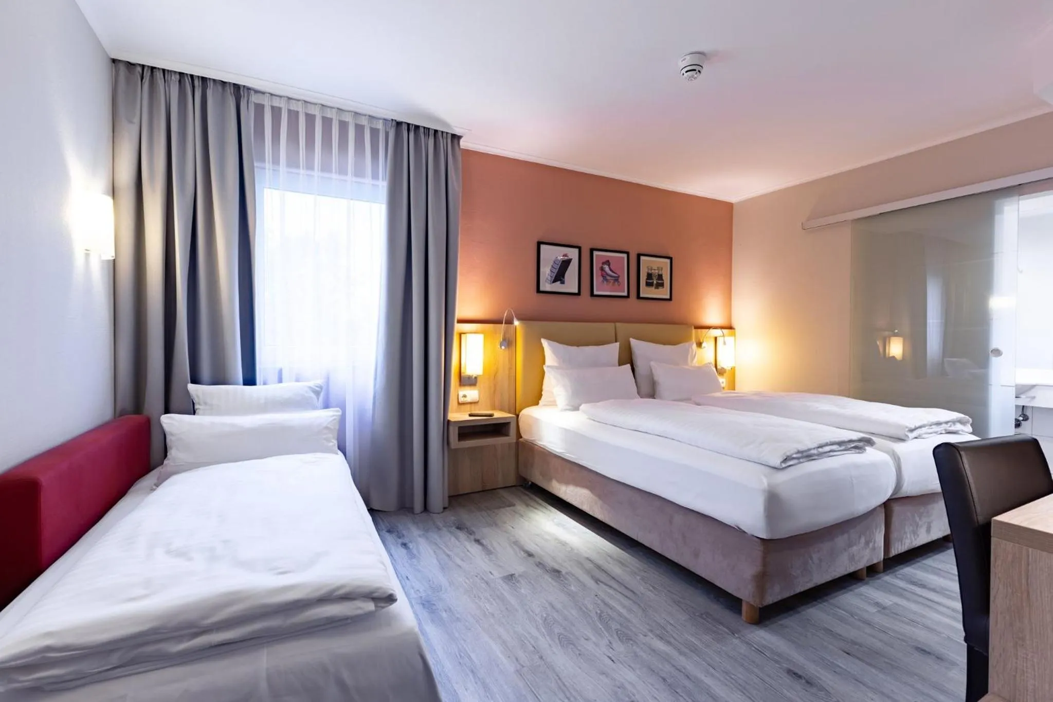 Photo of the whole room, Bed in Garner Hotel Bremen North by IHG