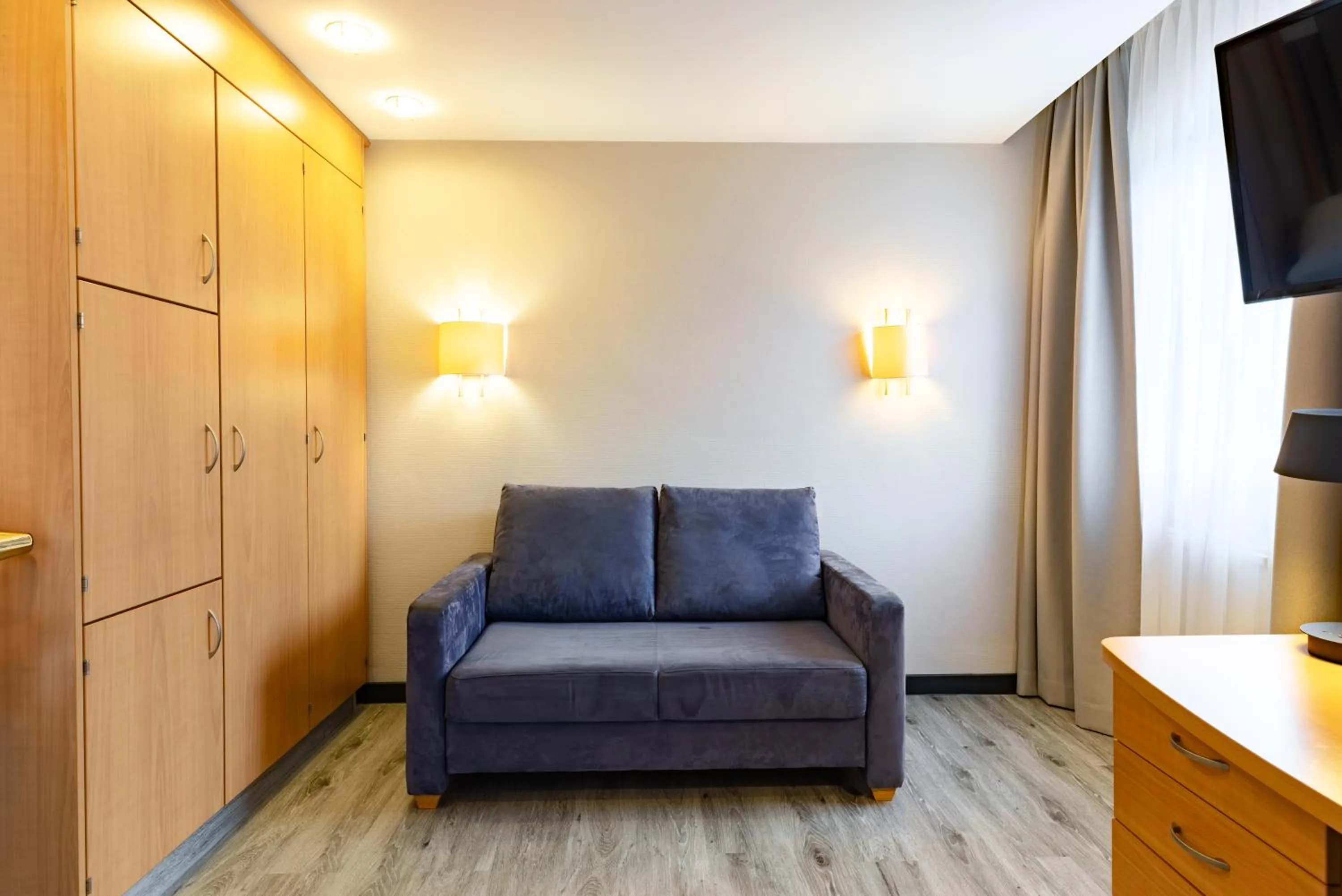 Photo of the whole room in Garner Hotel Bremen North by IHG