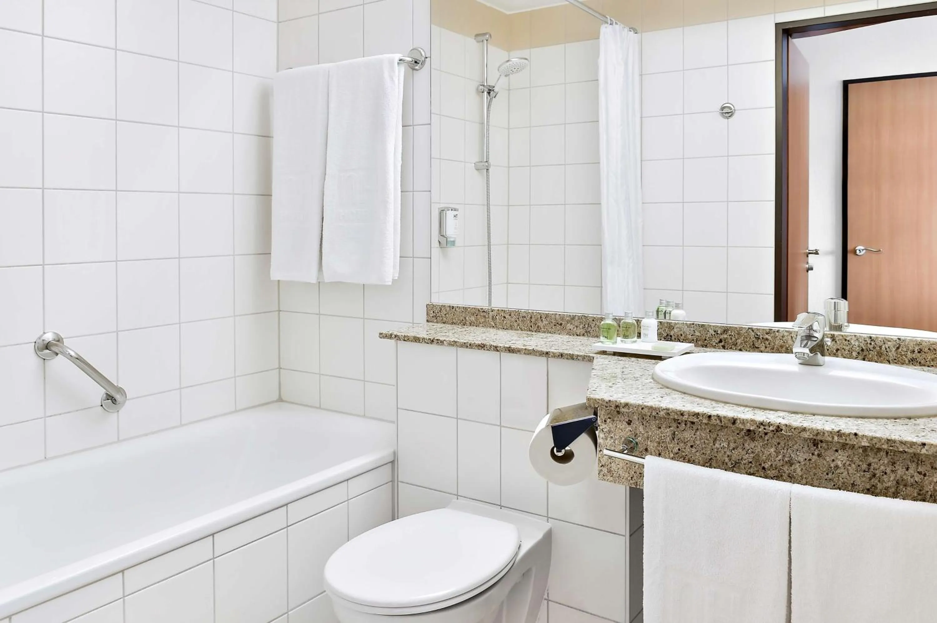 Bathroom in NH Mannheim Viernheim