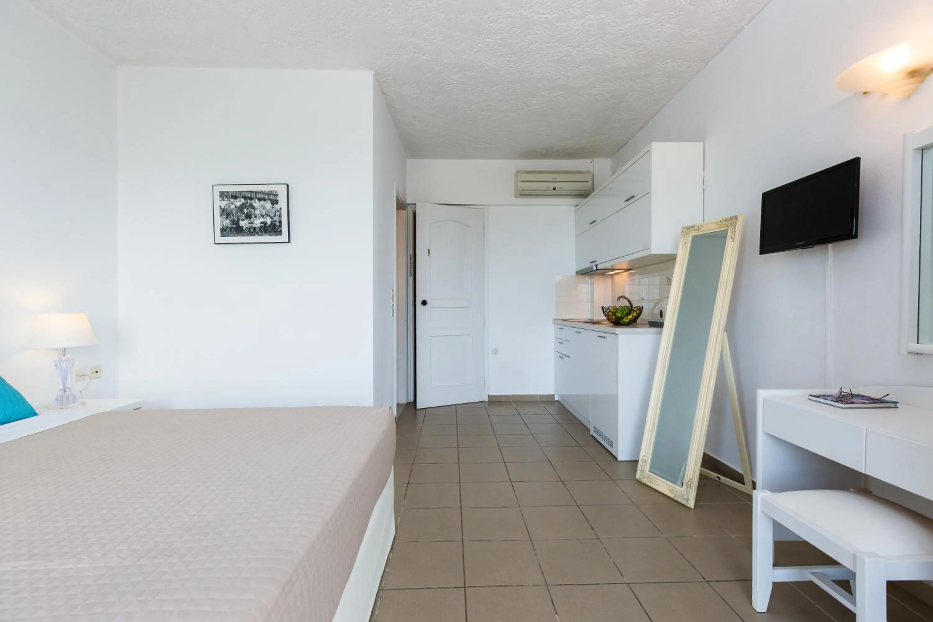 Photo of the whole room in Aqua Marina