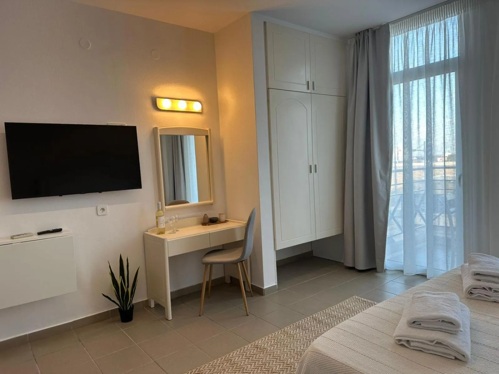 Photo of the whole room, Bed in Thalyra Boutique Hotel