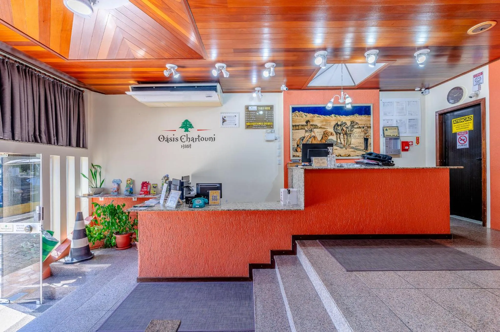 On-site shops in Oasis Chartouni Hotel