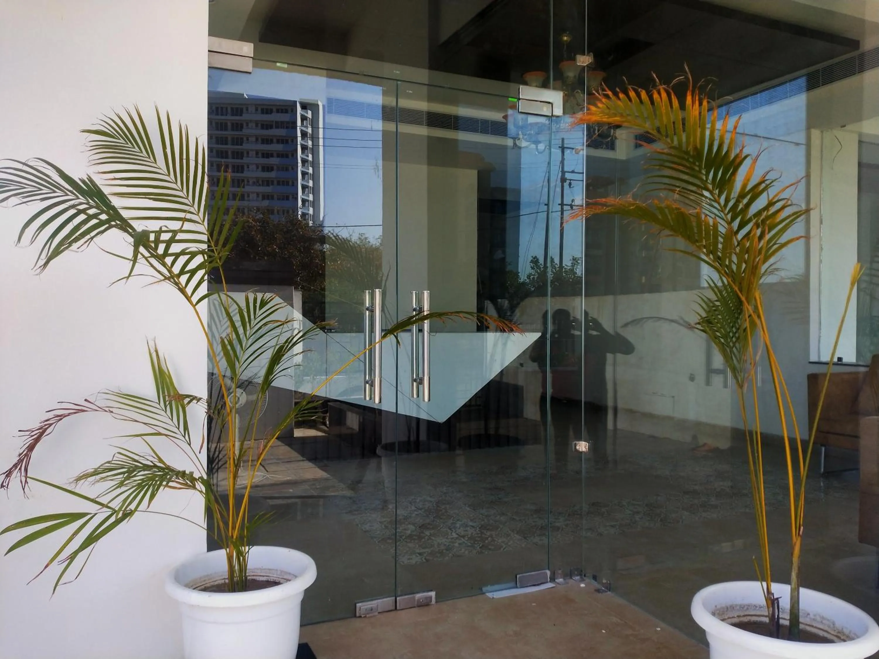 Facade/entrance in The Vrindwoods