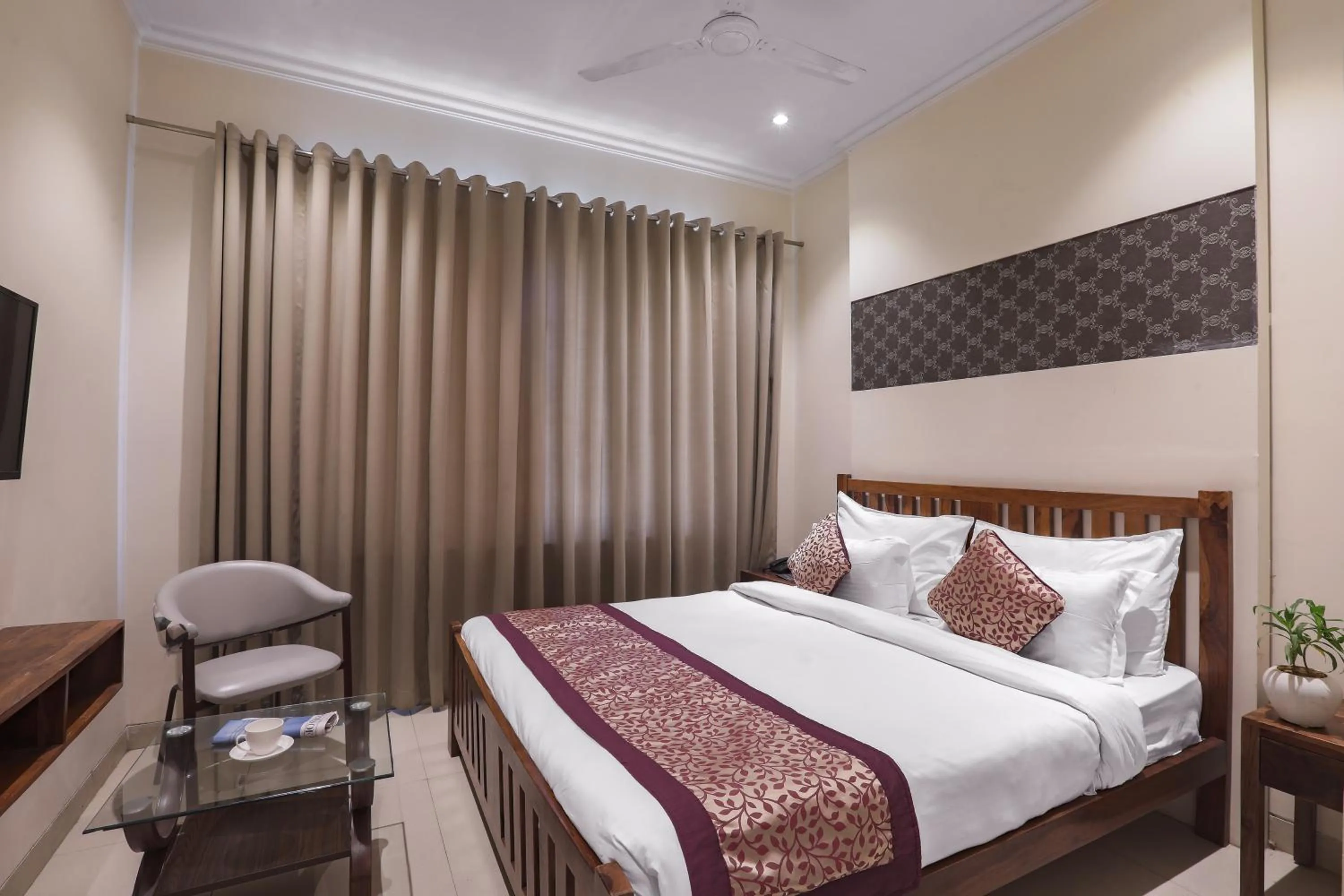 Bedroom in The Vrindwoods