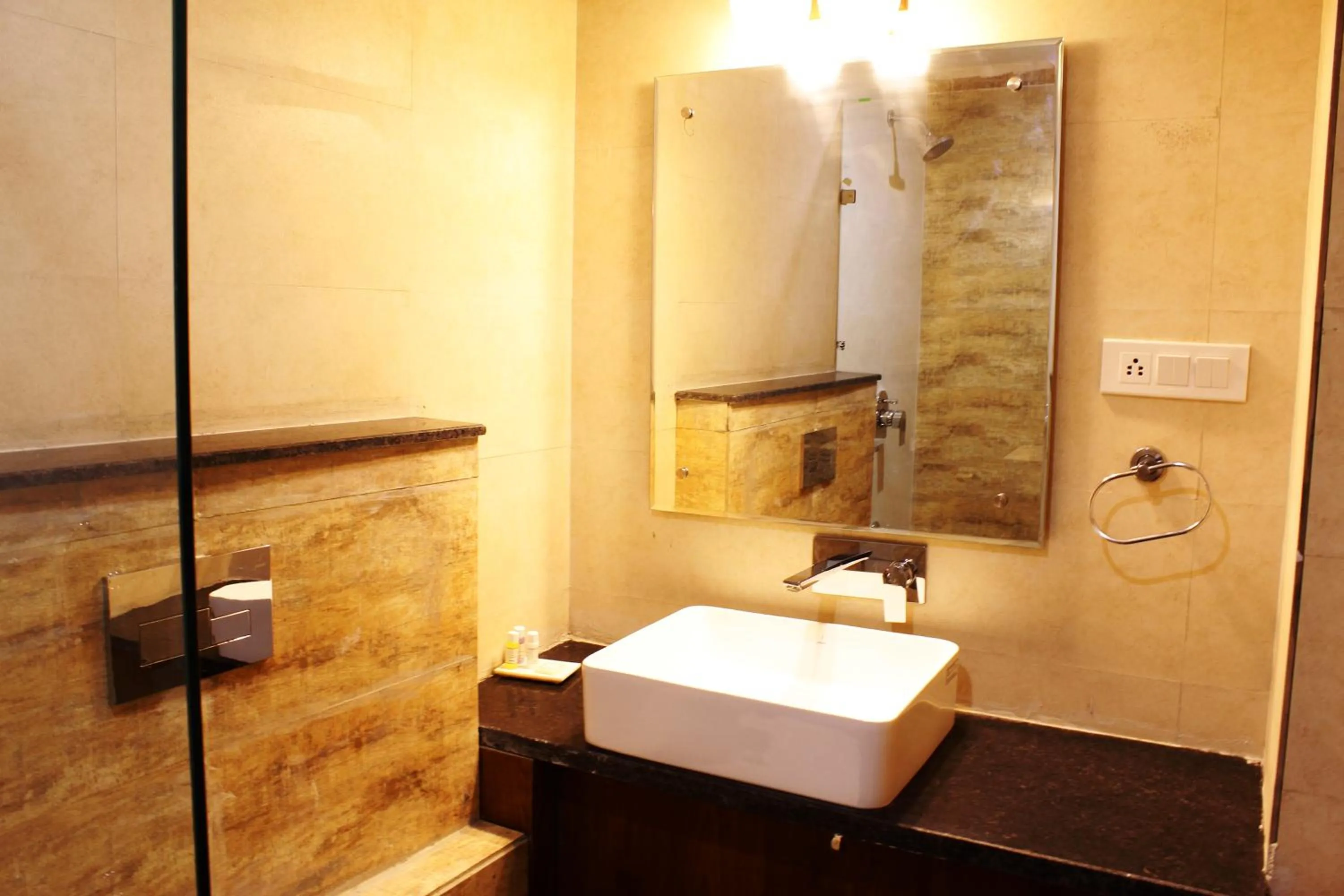 Bathroom in The Vrindwoods