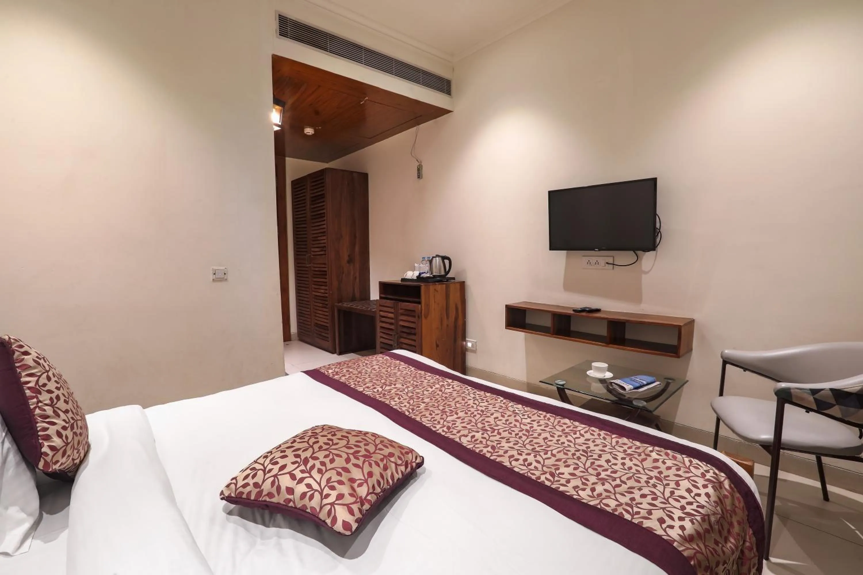 Bedroom in The Vrindwoods