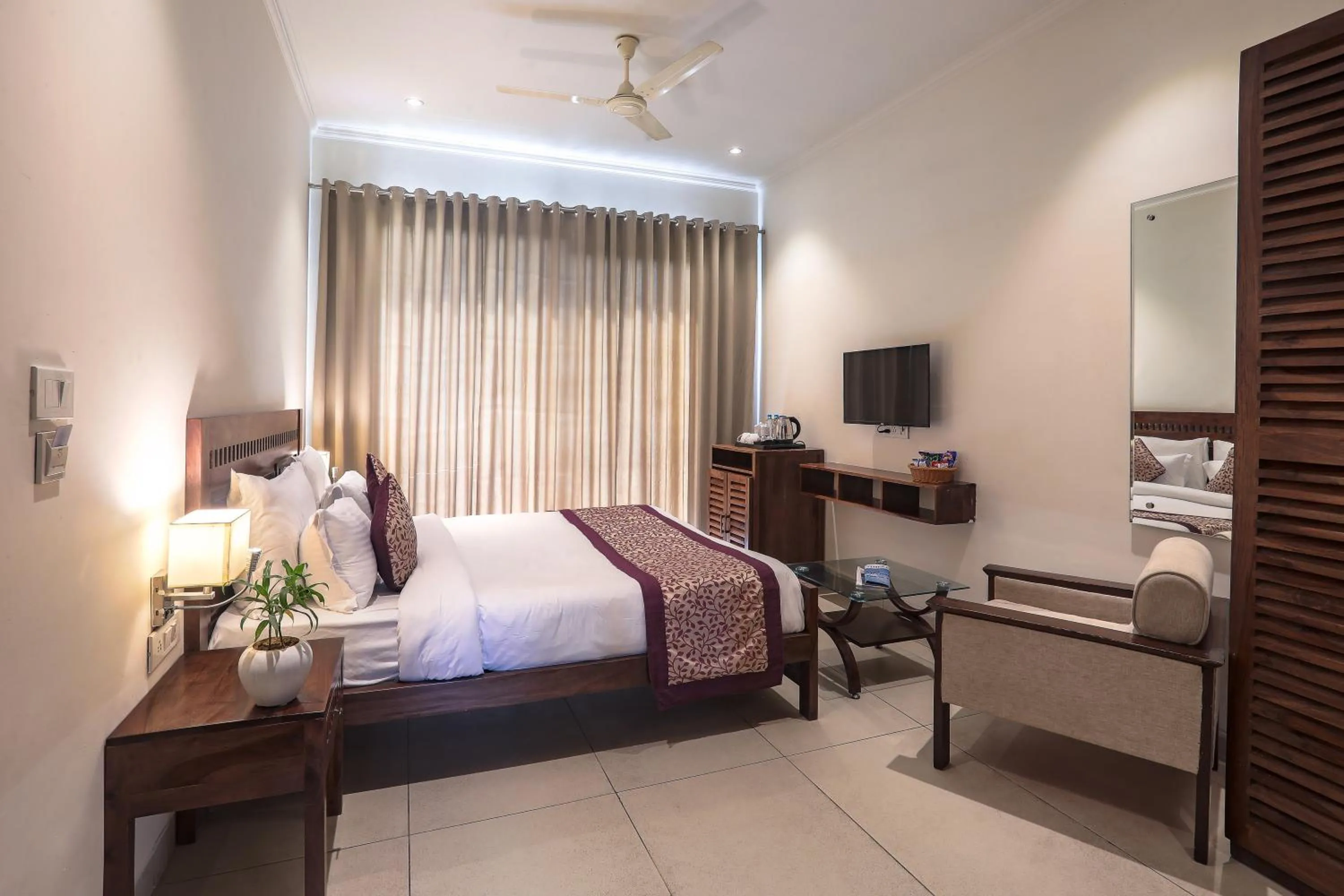 Bedroom in The Vrindwoods