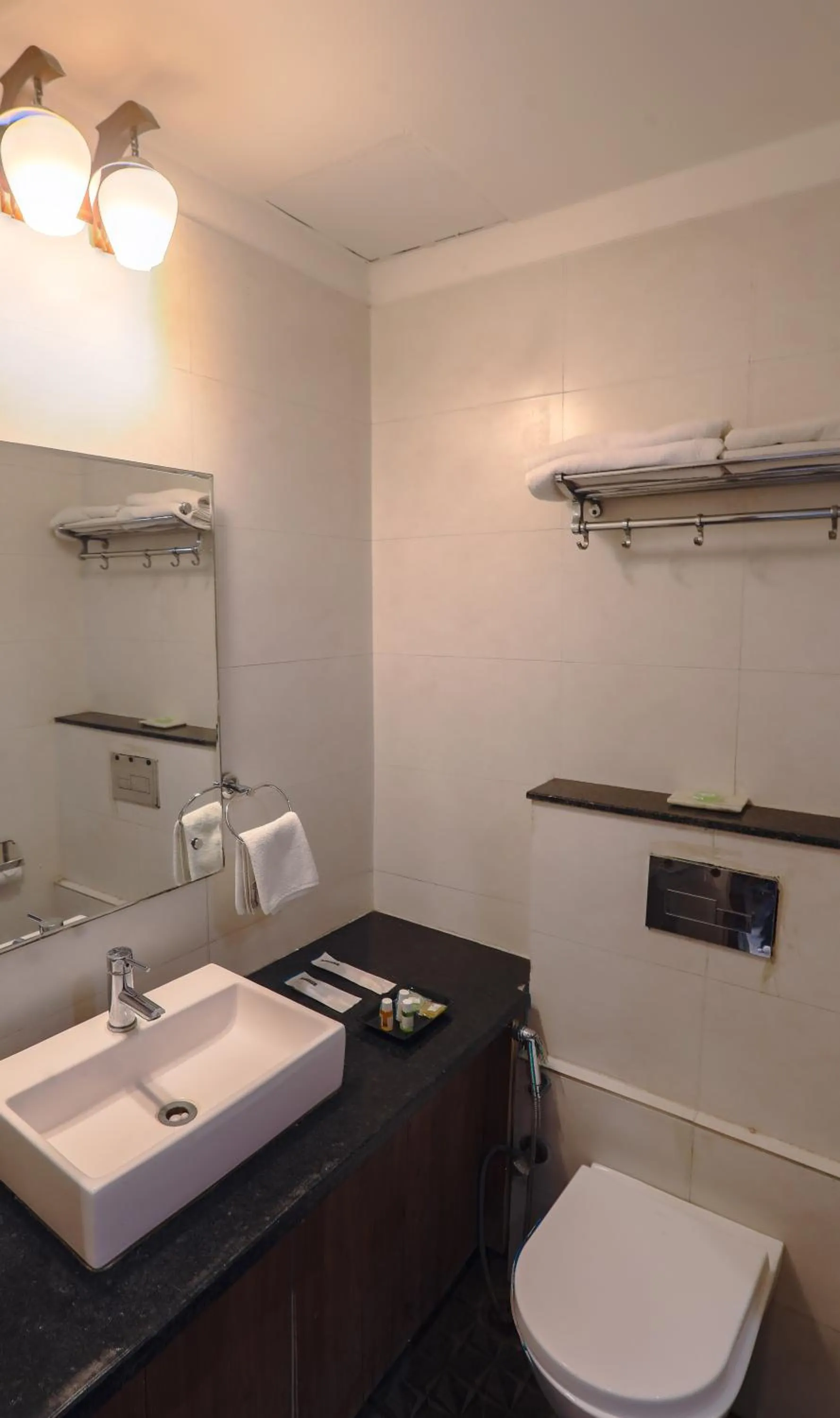 Bathroom in The Vrindwoods