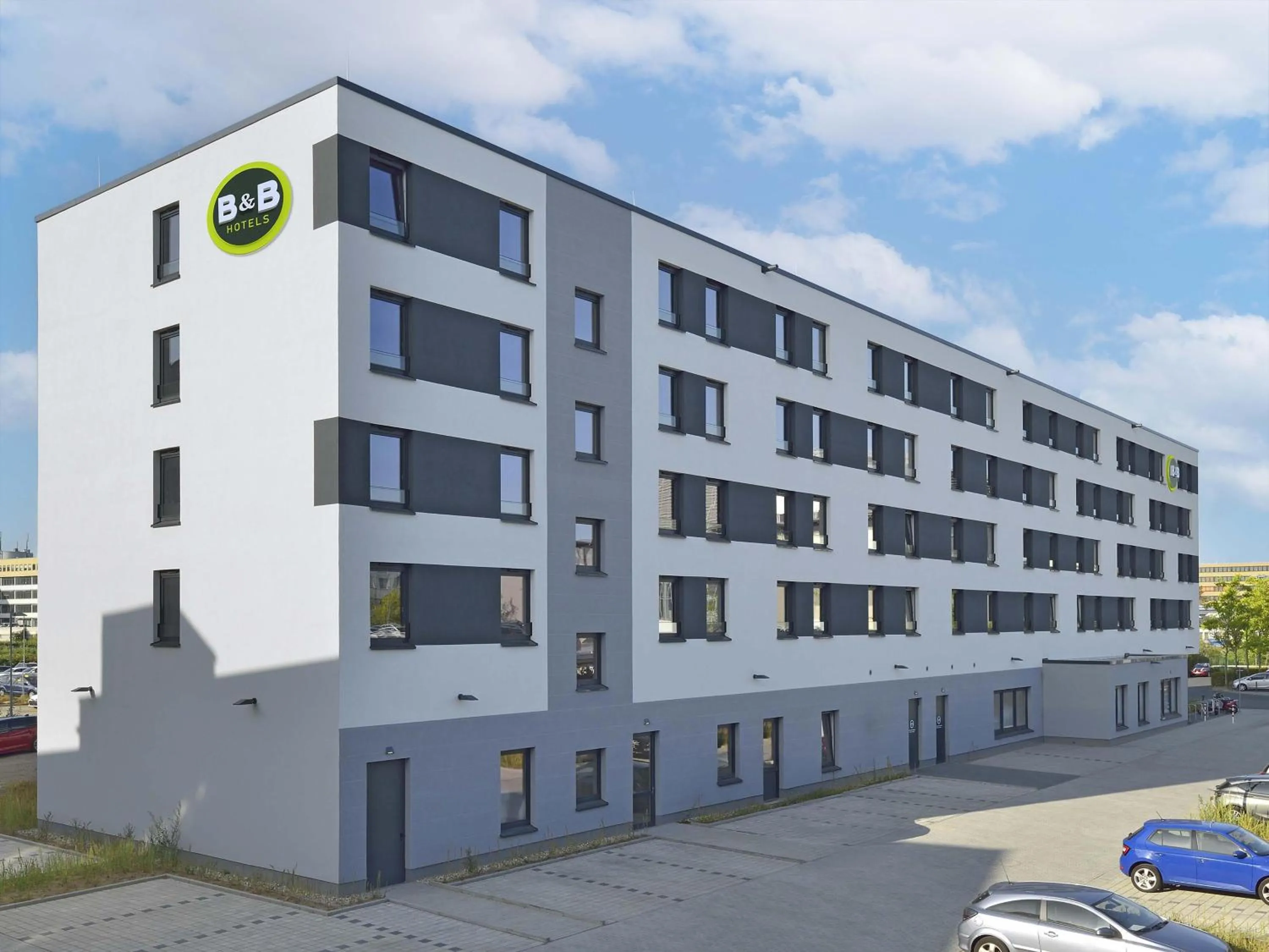 Property building in B&B Hotel Köln-Ehrenfeld