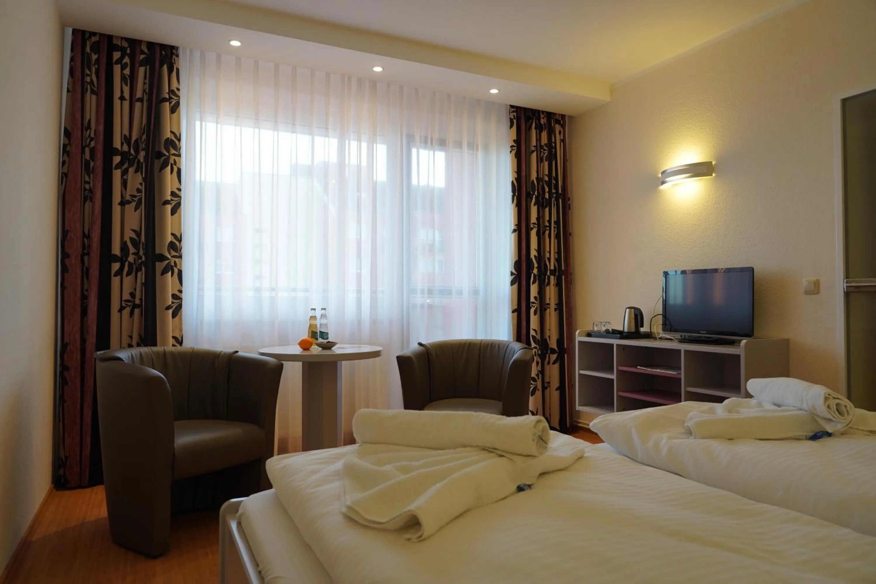 Photo of the whole room, Bed in Kurhotel zu Heringsdorf